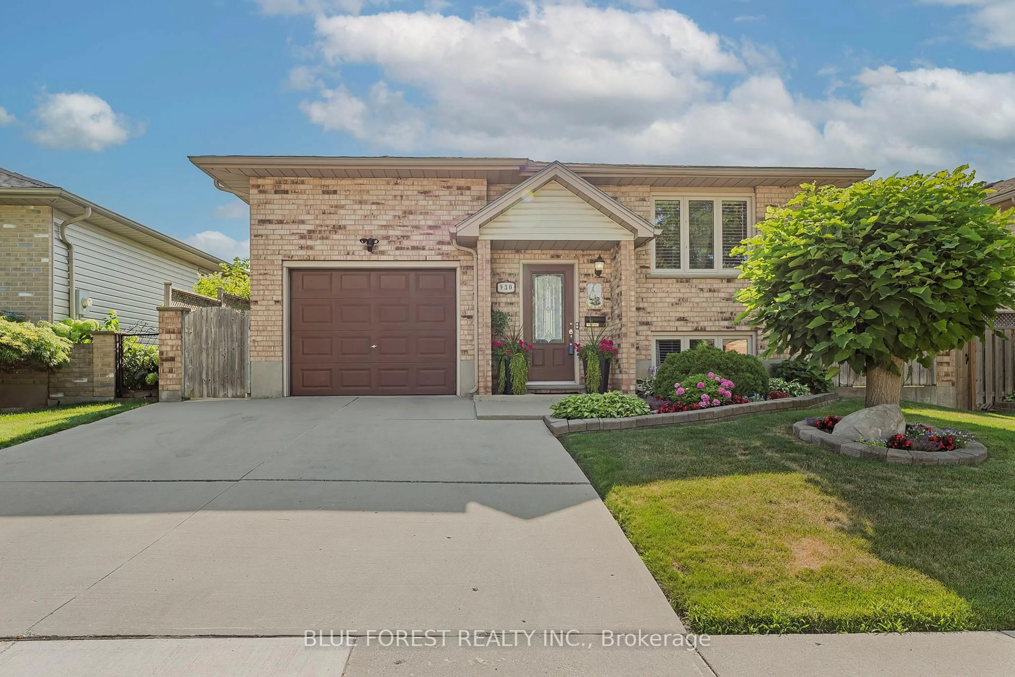 Home with brick exterior material, street for 930 Railton Ave, London East Ontario N5V 4V7