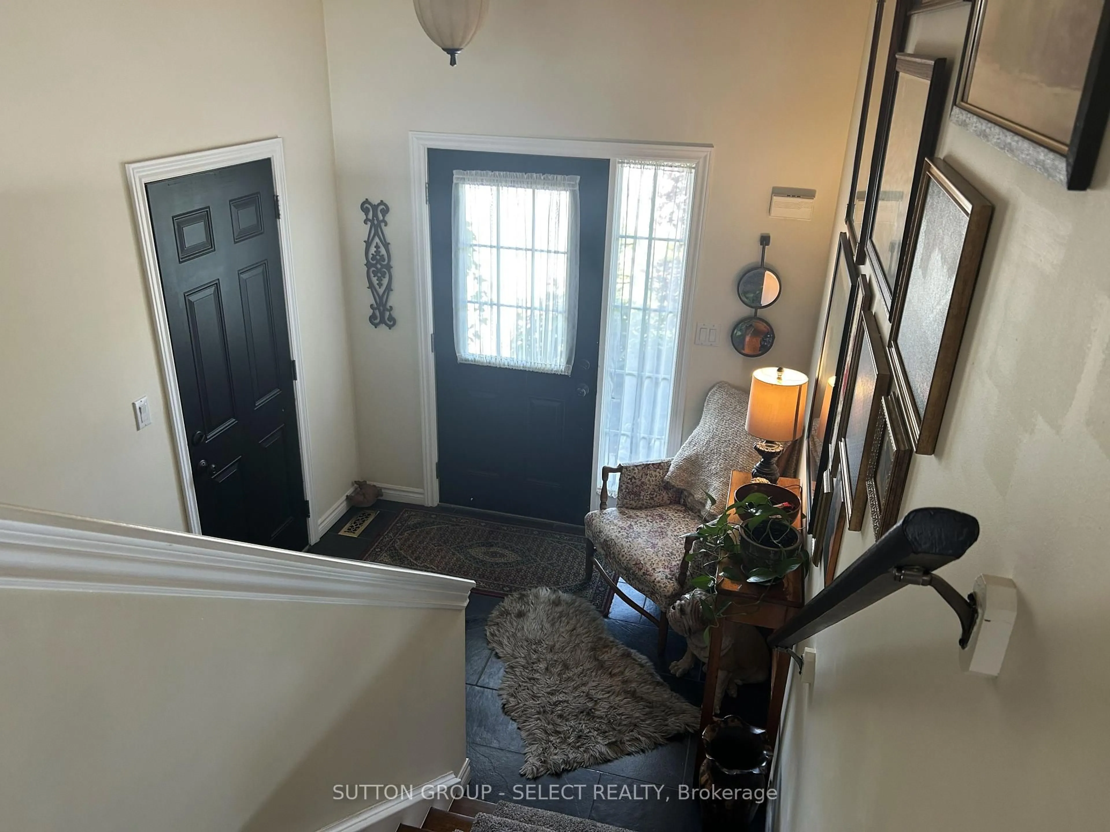 Indoor entryway for 15 HAMILTON St, North Middlesex Ontario N0M 1A0