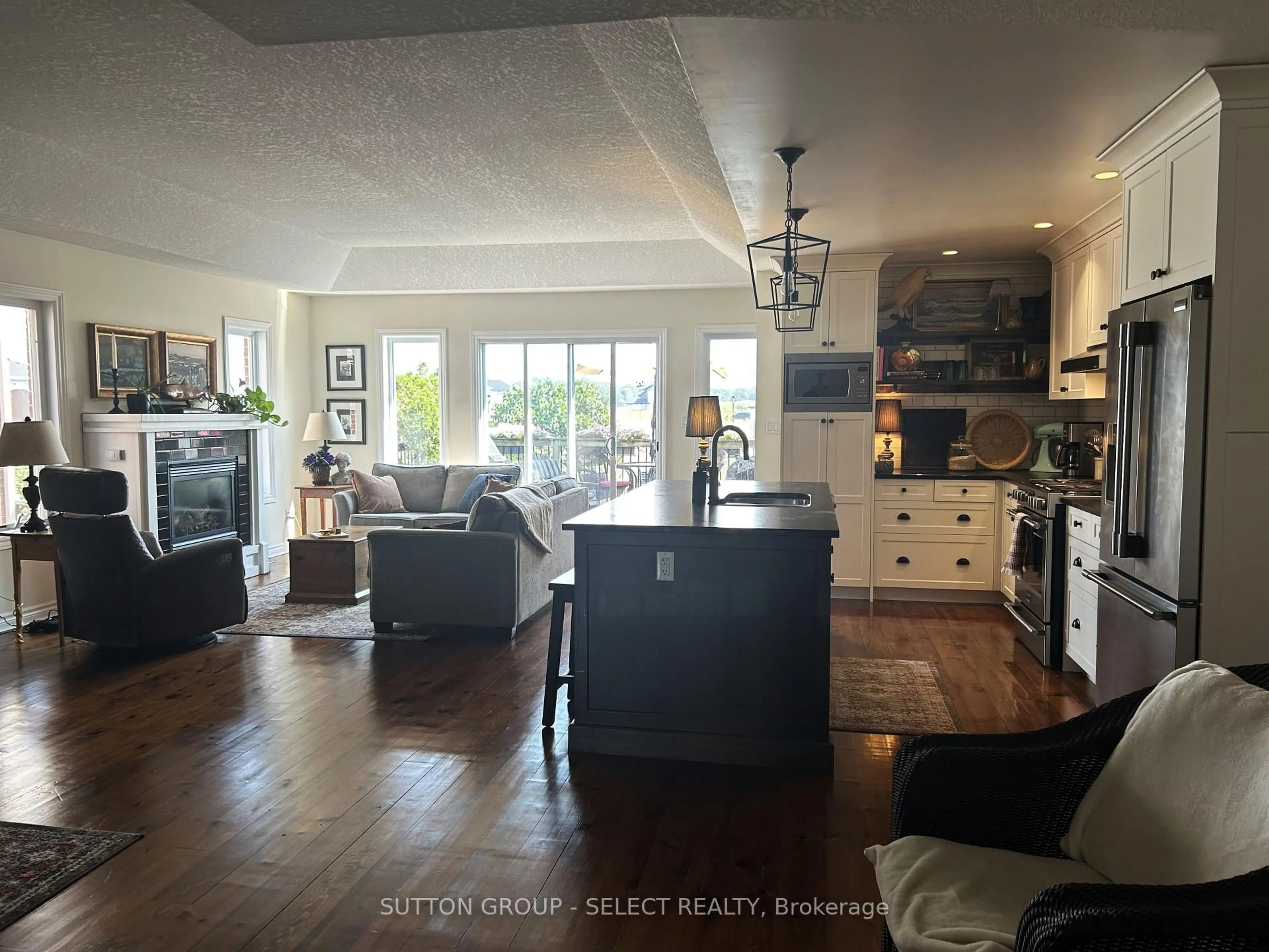 Open concept kitchen, ceramic/tile floor for 15 HAMILTON St, North Middlesex Ontario N0M 1A0