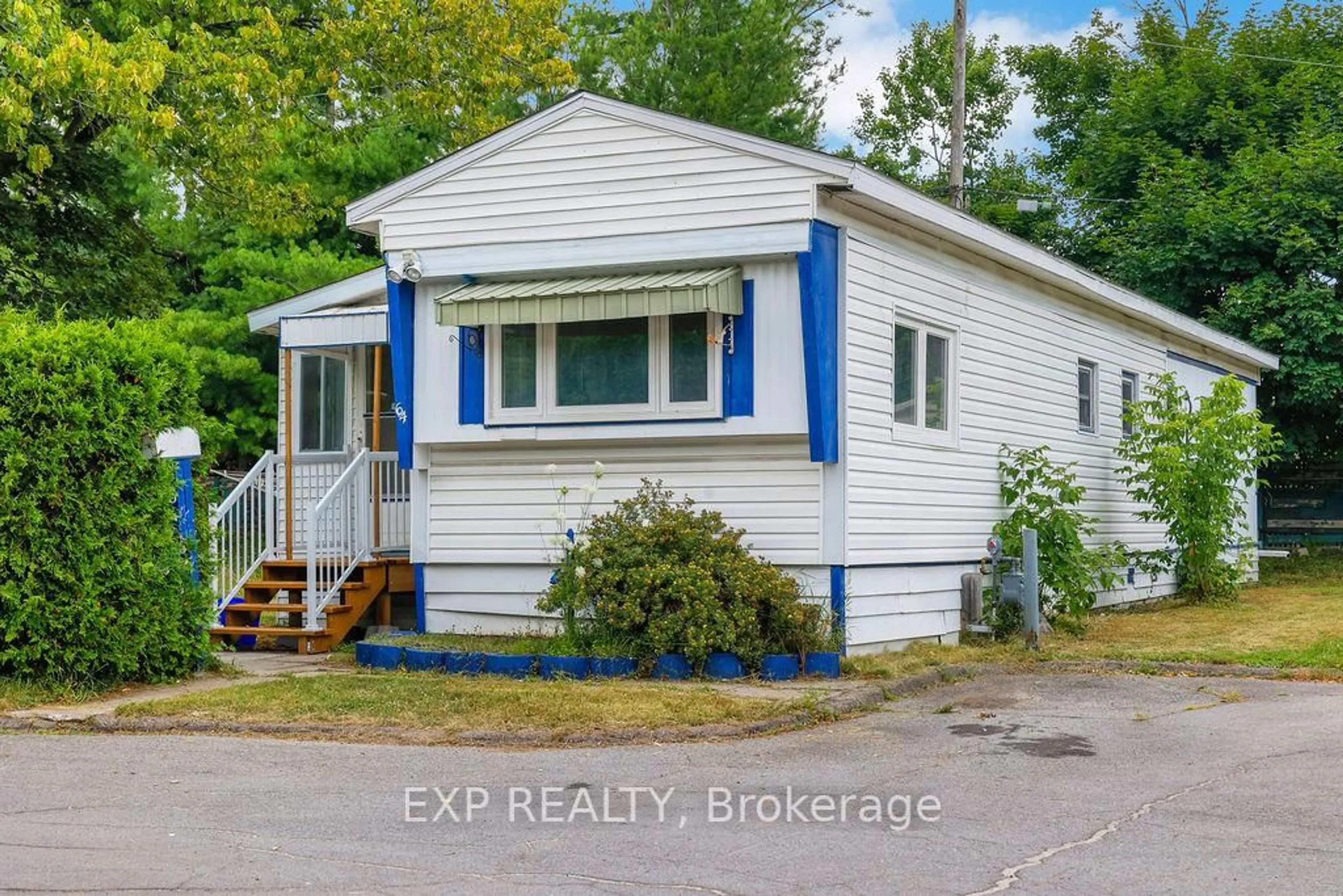 Home with vinyl exterior material, building for 64 Vanier Rd, Ottawa Ontario K2H 7P6