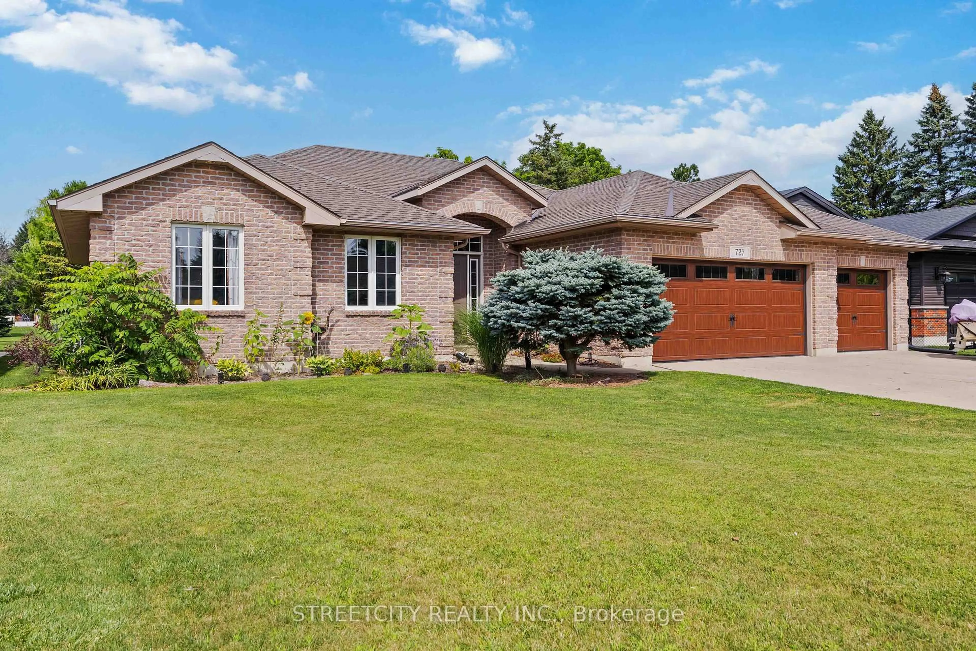 Home with brick exterior material, street for 727 Norman St, Plympton-Wyoming Ontario N0N 1J0
