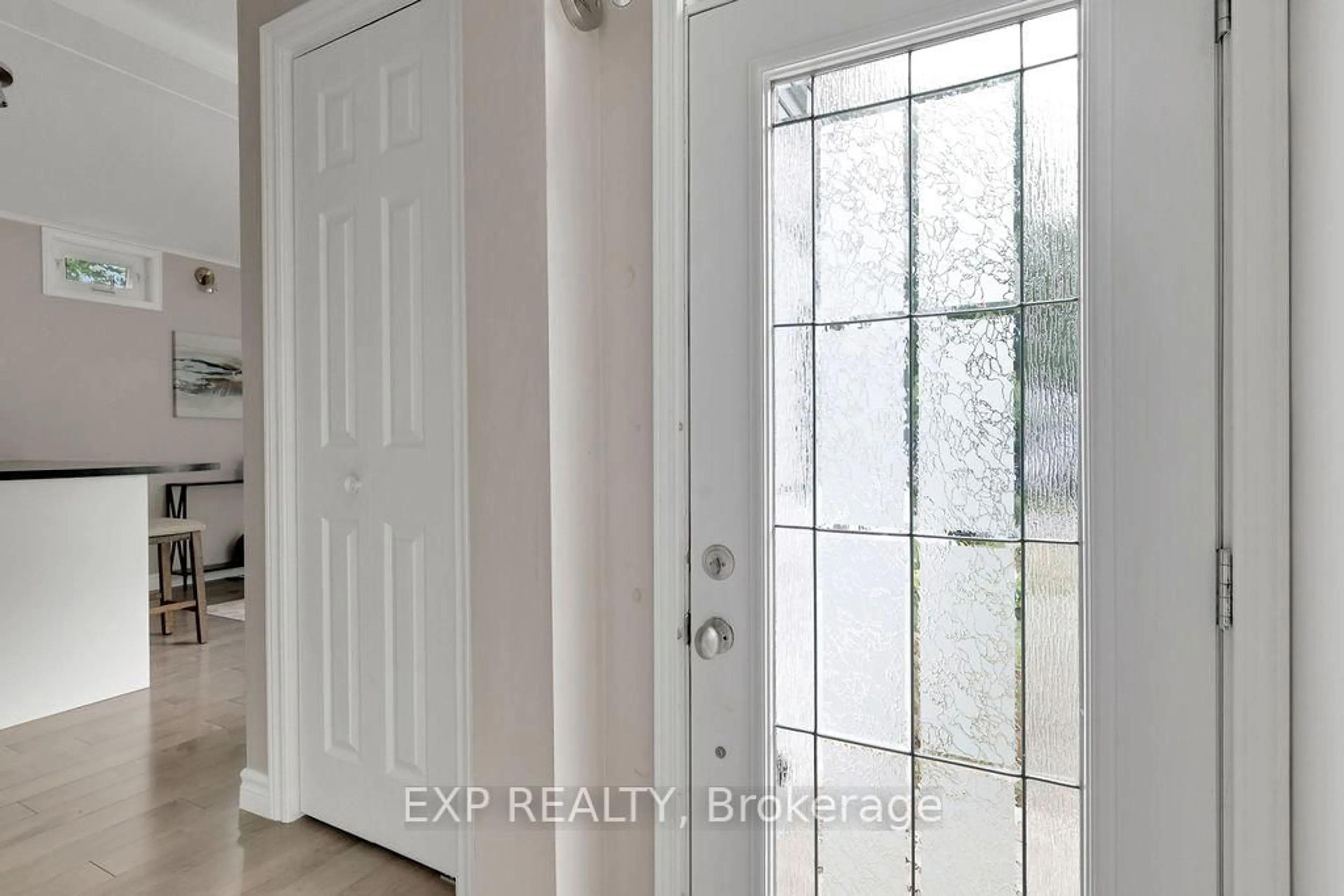 Indoor entryway for 1071 Teena Colleen Private, Greely Ontario K4P 1C7