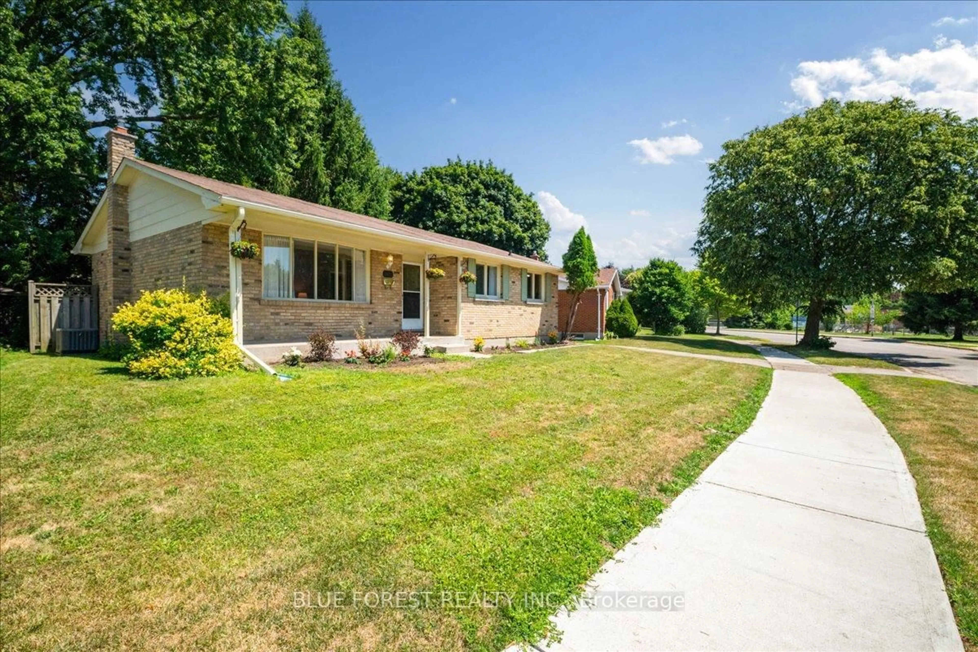 Unknown for 1451 Stoneybrook Cres, London North Ontario N5X 1C3
