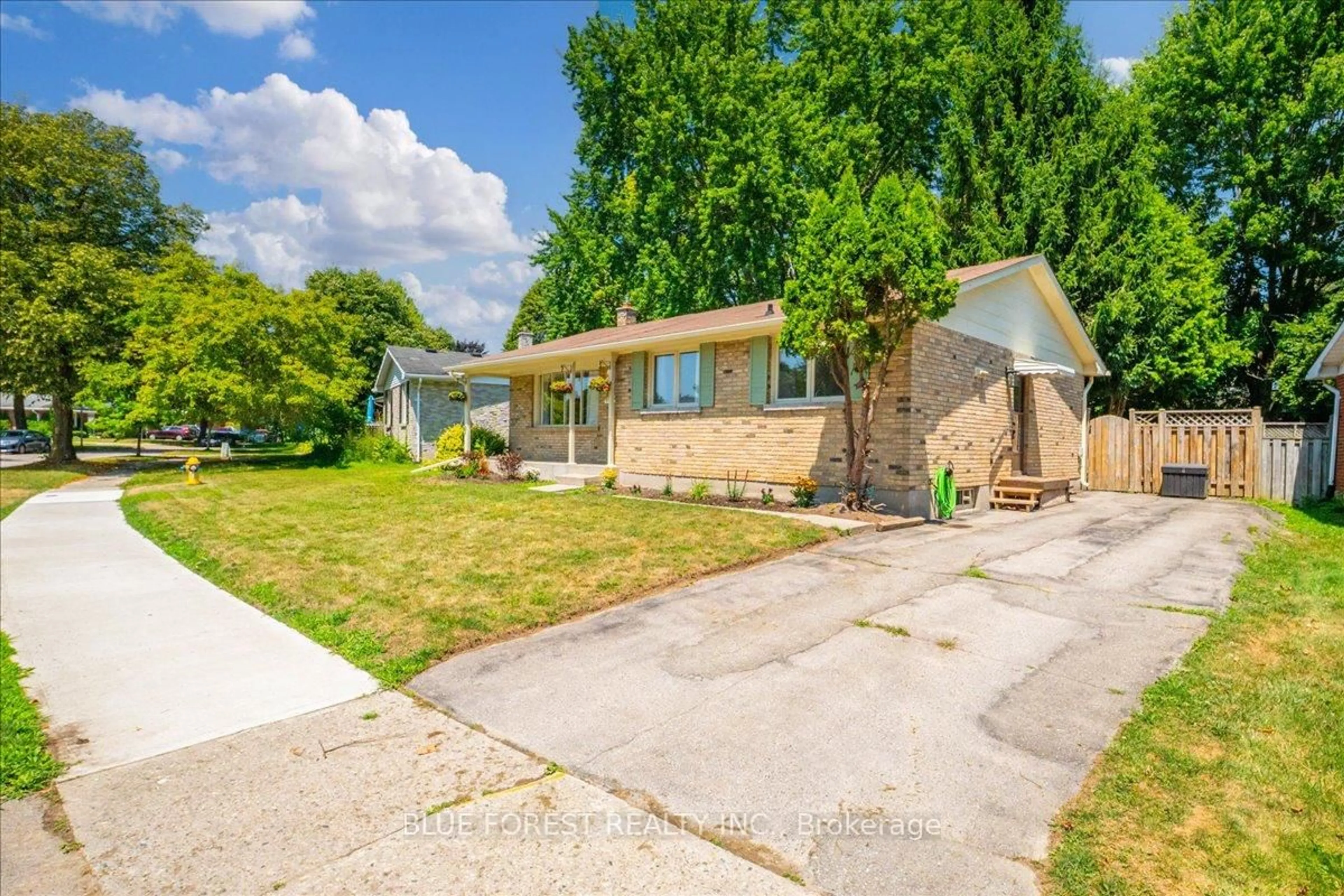 Unknown for 1451 Stoneybrook Cres, London North Ontario N5X 1C3