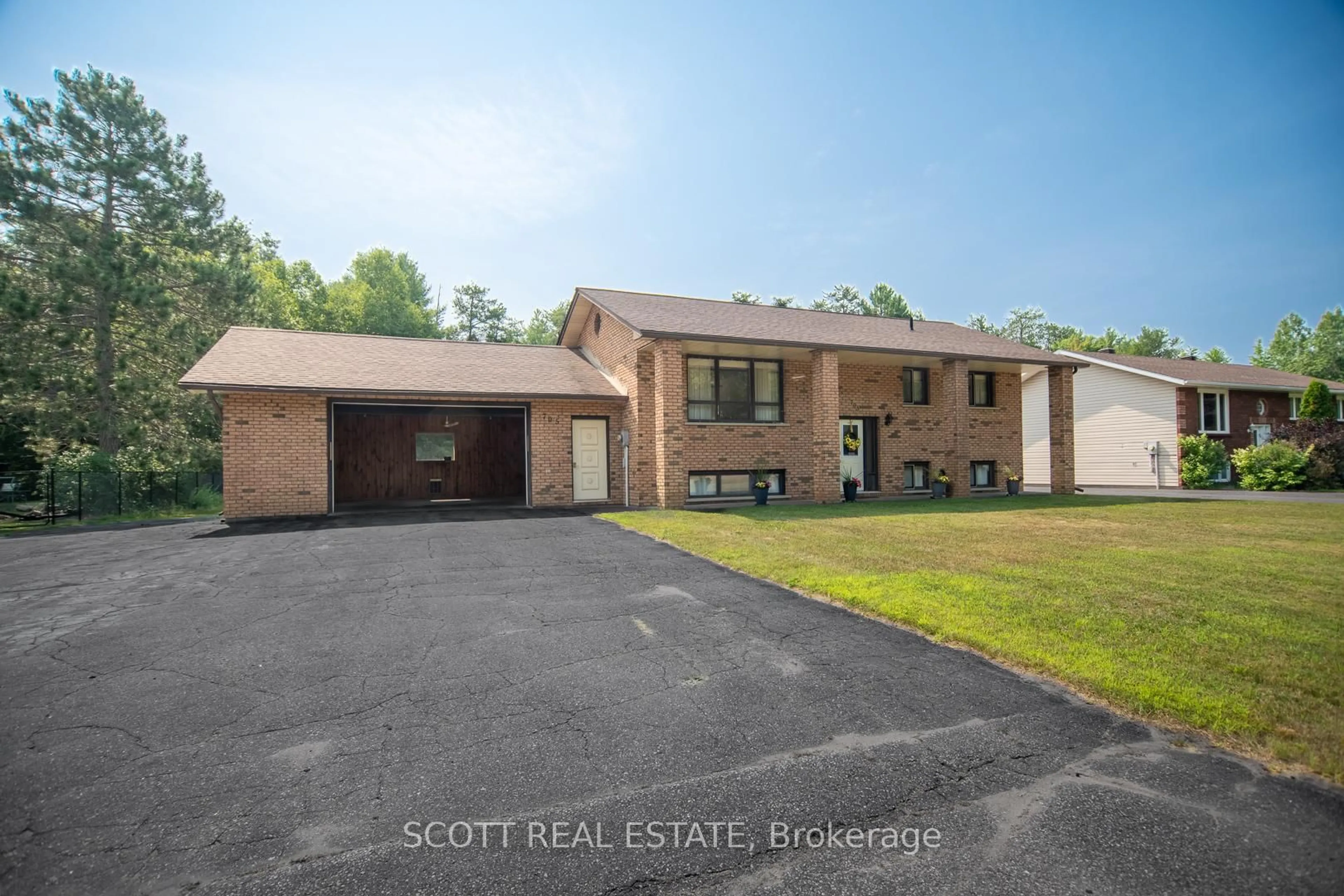 Home with brick exterior material, street for 705 Elgin St, Pembroke Ontario K8A 4H4