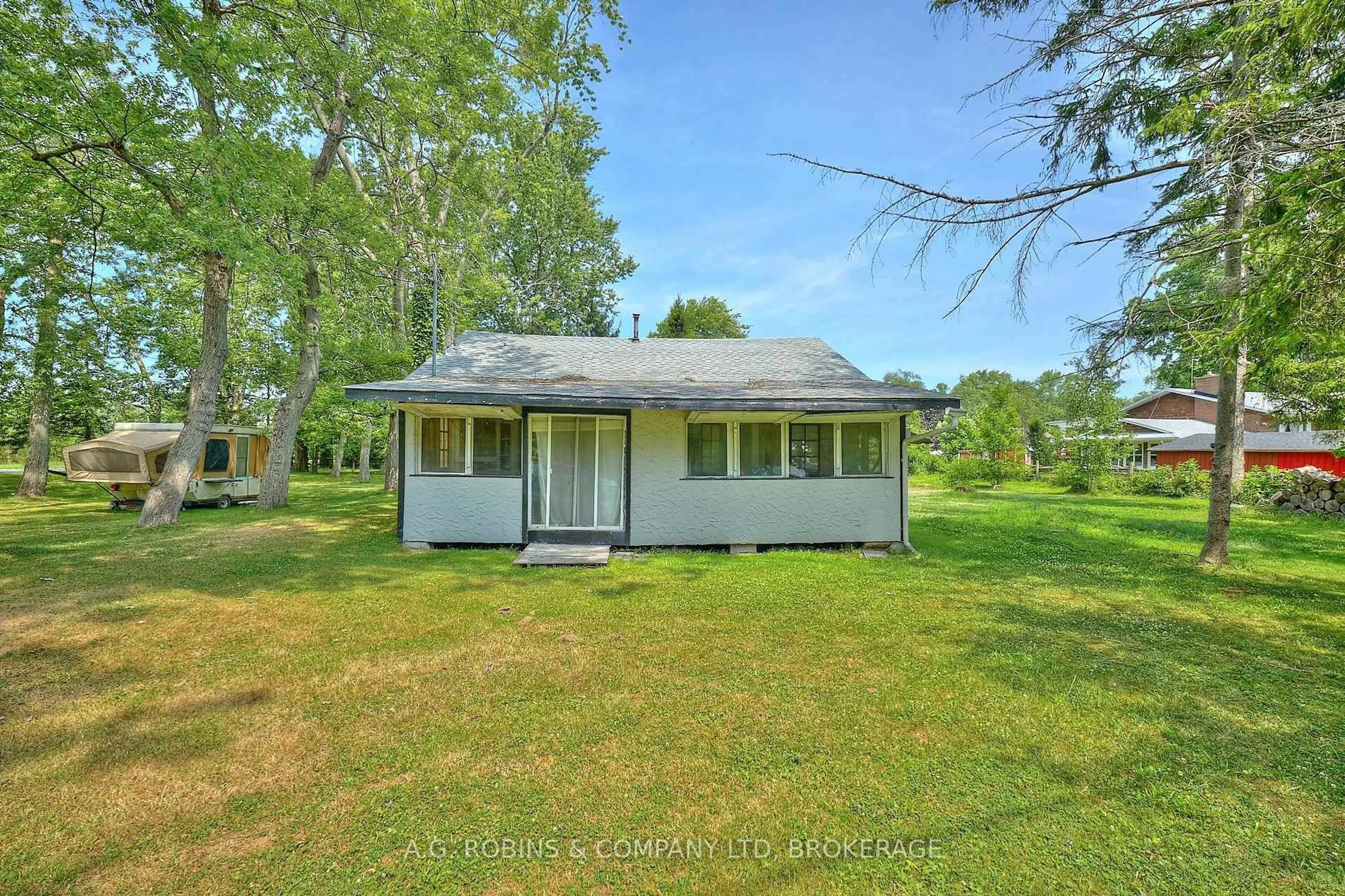 A pic from outside/outdoor area/front of a property/back of a property/a pic from drone, water/lake/river/ocean view for 10598 Woodland Dr, Wainfleet Ontario L0S 1V0
