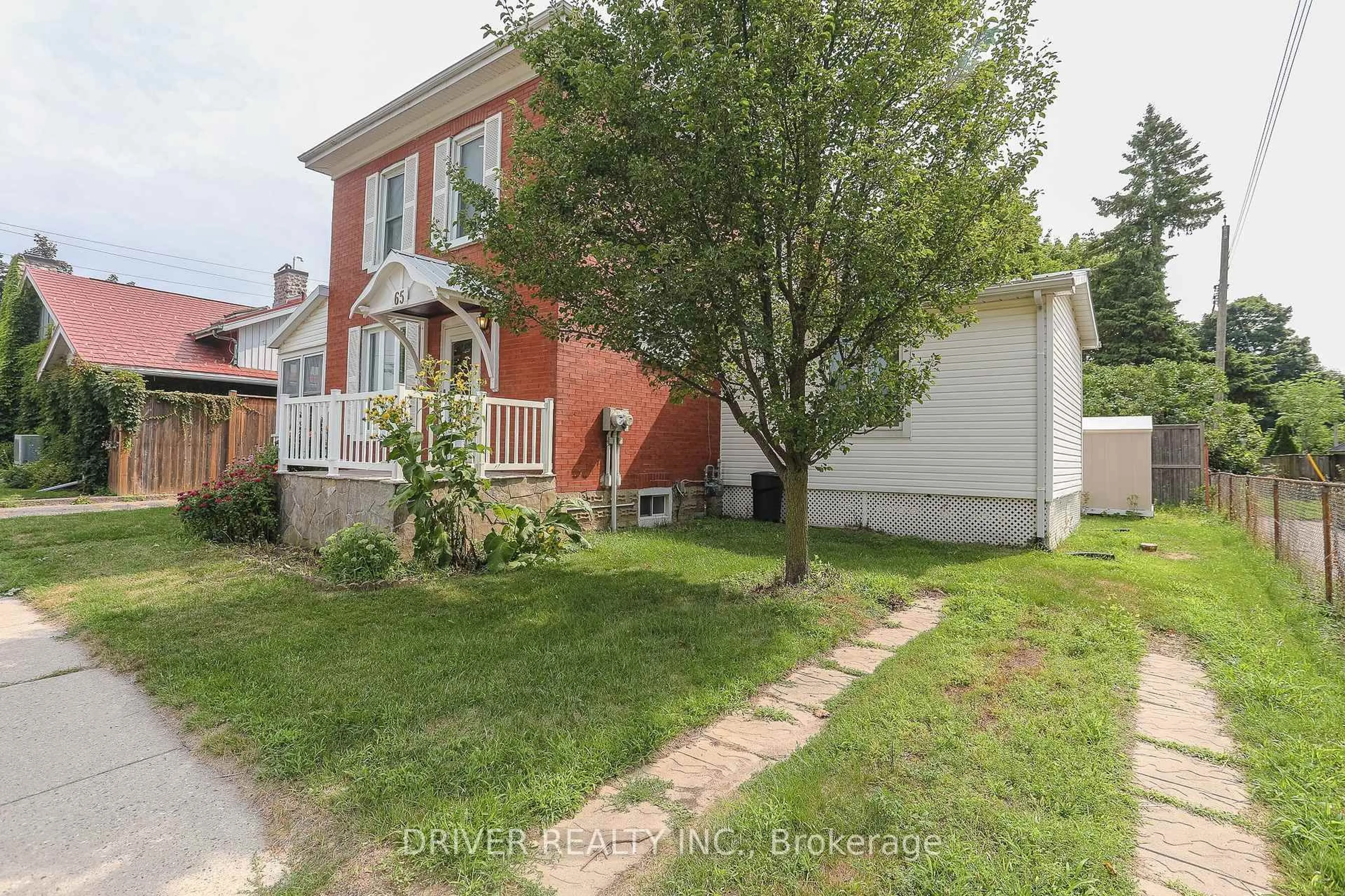 A pic from outside/outdoor area/front of a property/back of a property/a pic from drone, street for 65 King St, Aylmer Ontario N5H 2A2