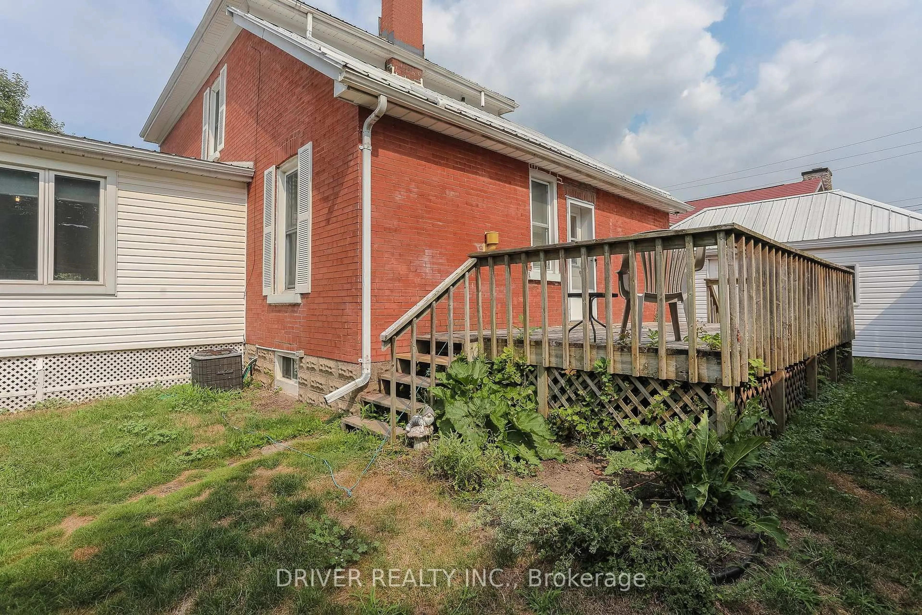 A pic from outside/outdoor area/front of a property/back of a property/a pic from drone, street for 65 King St, Aylmer Ontario N5H 2A2