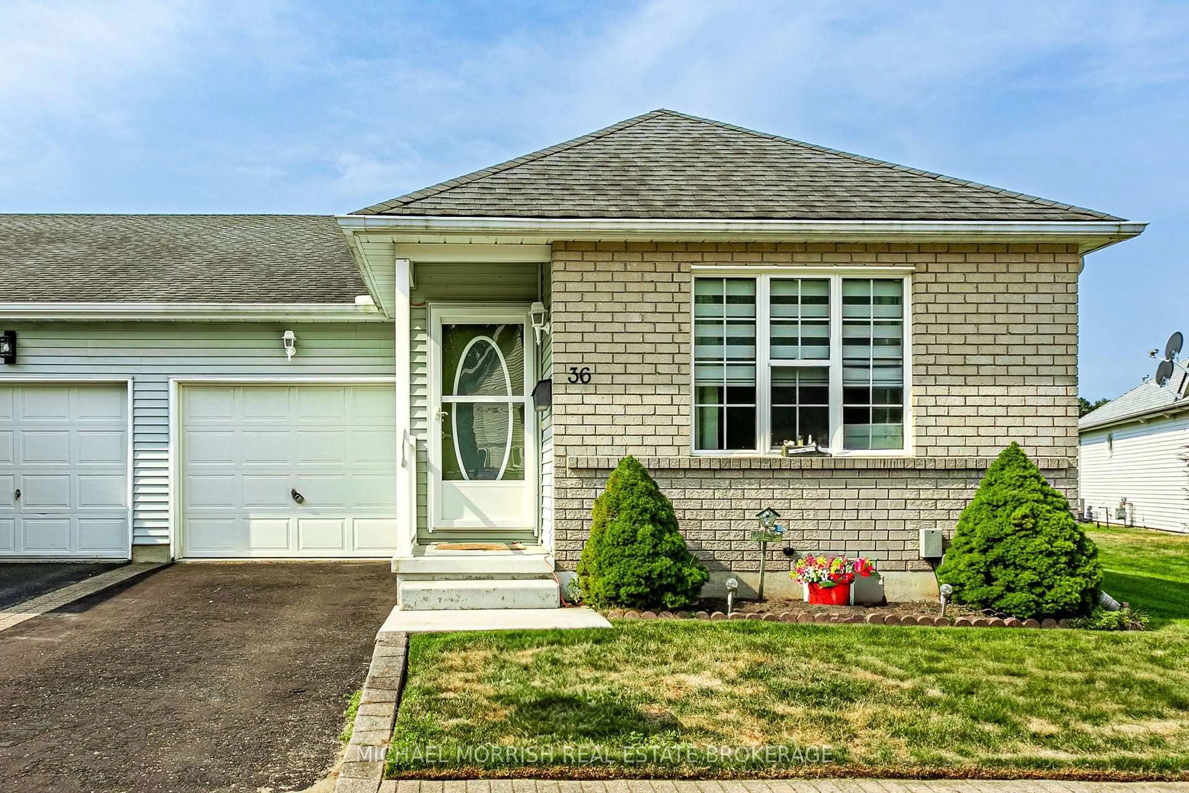 Home with vinyl exterior material, street for 36 Jackson Crt, Tillsonburg Ontario N4G 5R3