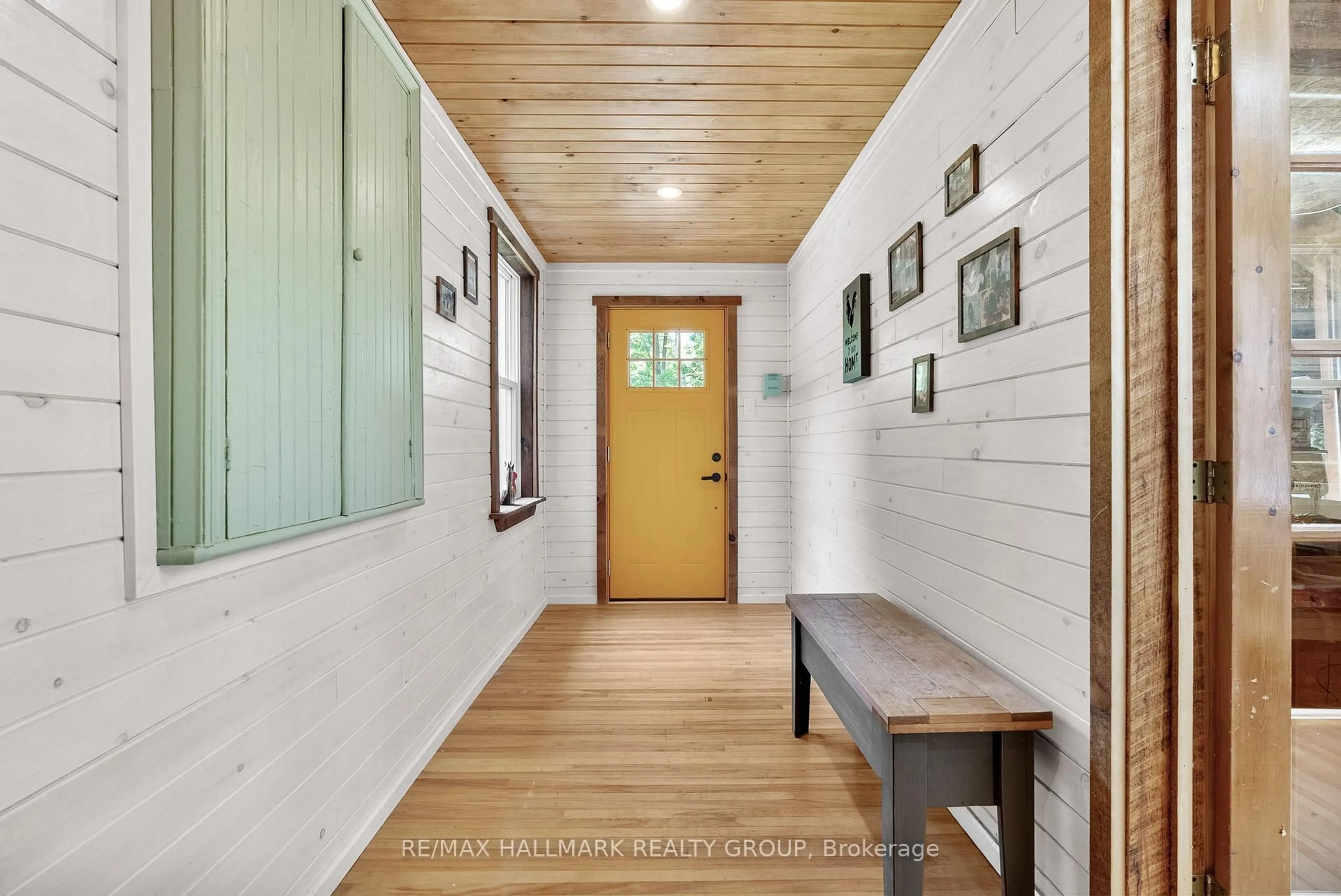 Indoor entryway for 187 Kitley Bastard Rd, Elizabethtown-Kitley Ontario K0E 1Y0