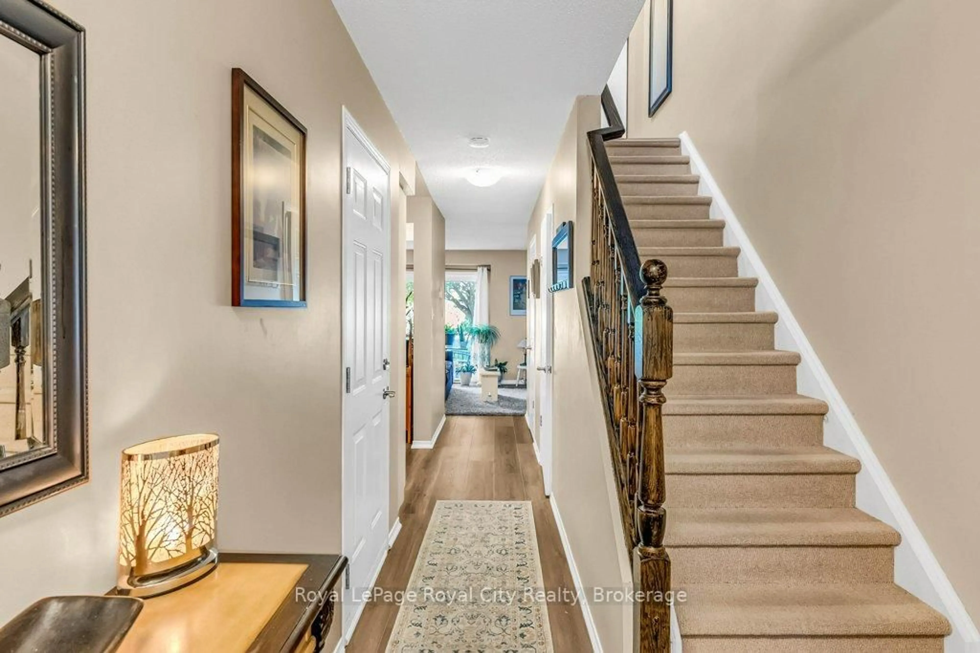 Indoor entryway for 240 London Rd #38, Guelph Ontario N1H 8N8