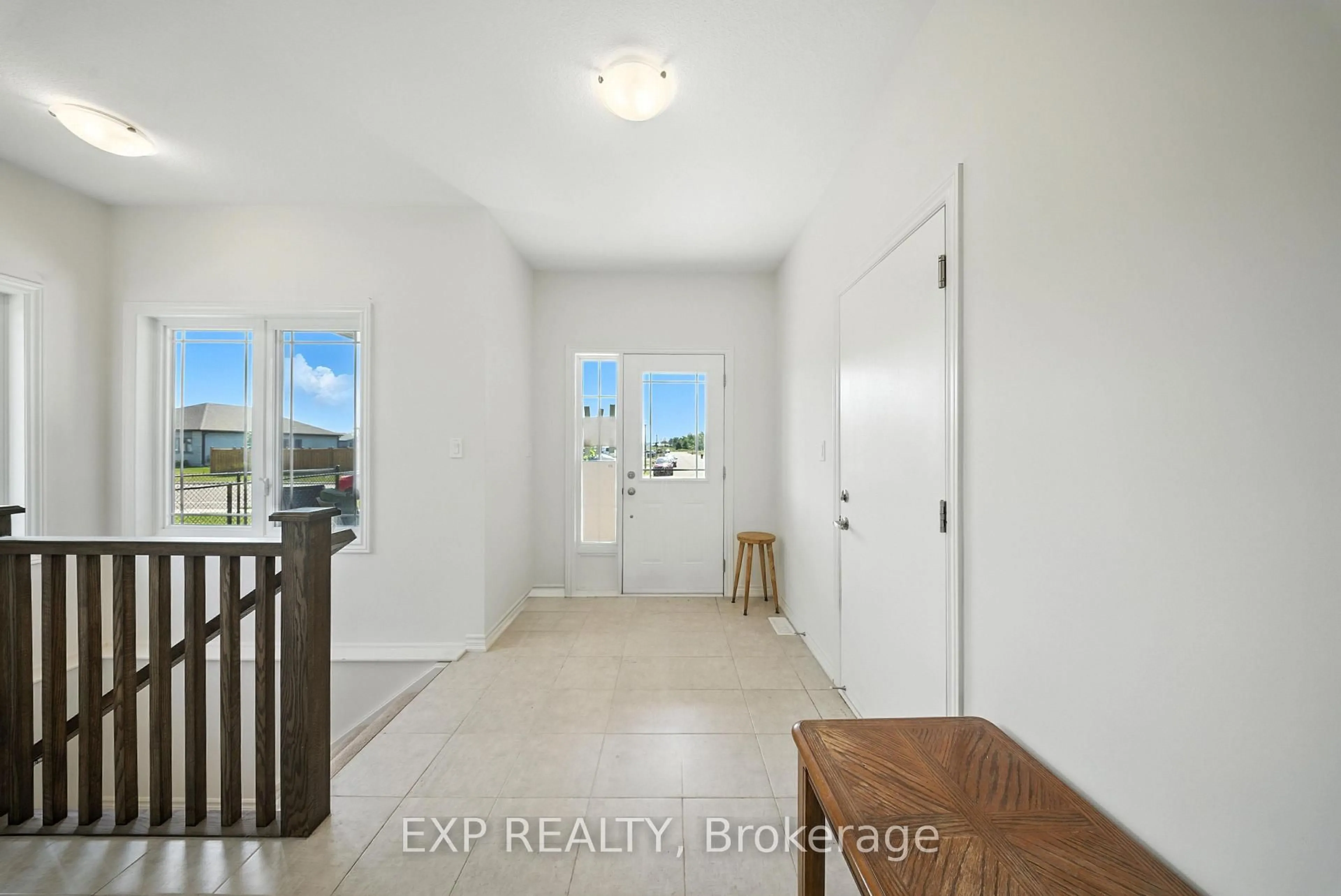Indoor entryway for 142 Ellen St, North Perth Ontario N0G 1B0