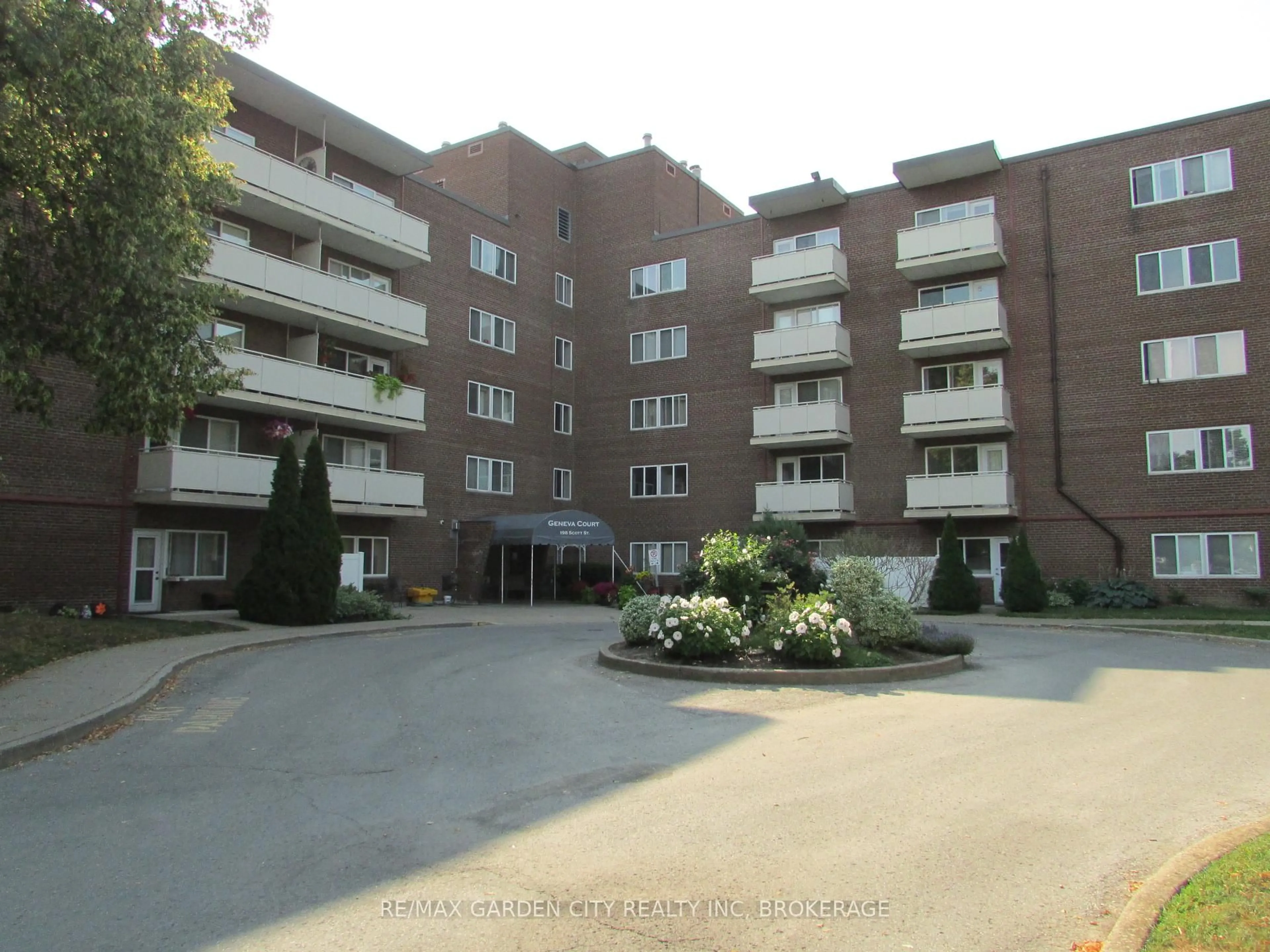 Unknown for 198 Scott St #215, St. Catharines Ontario L2N 5T3