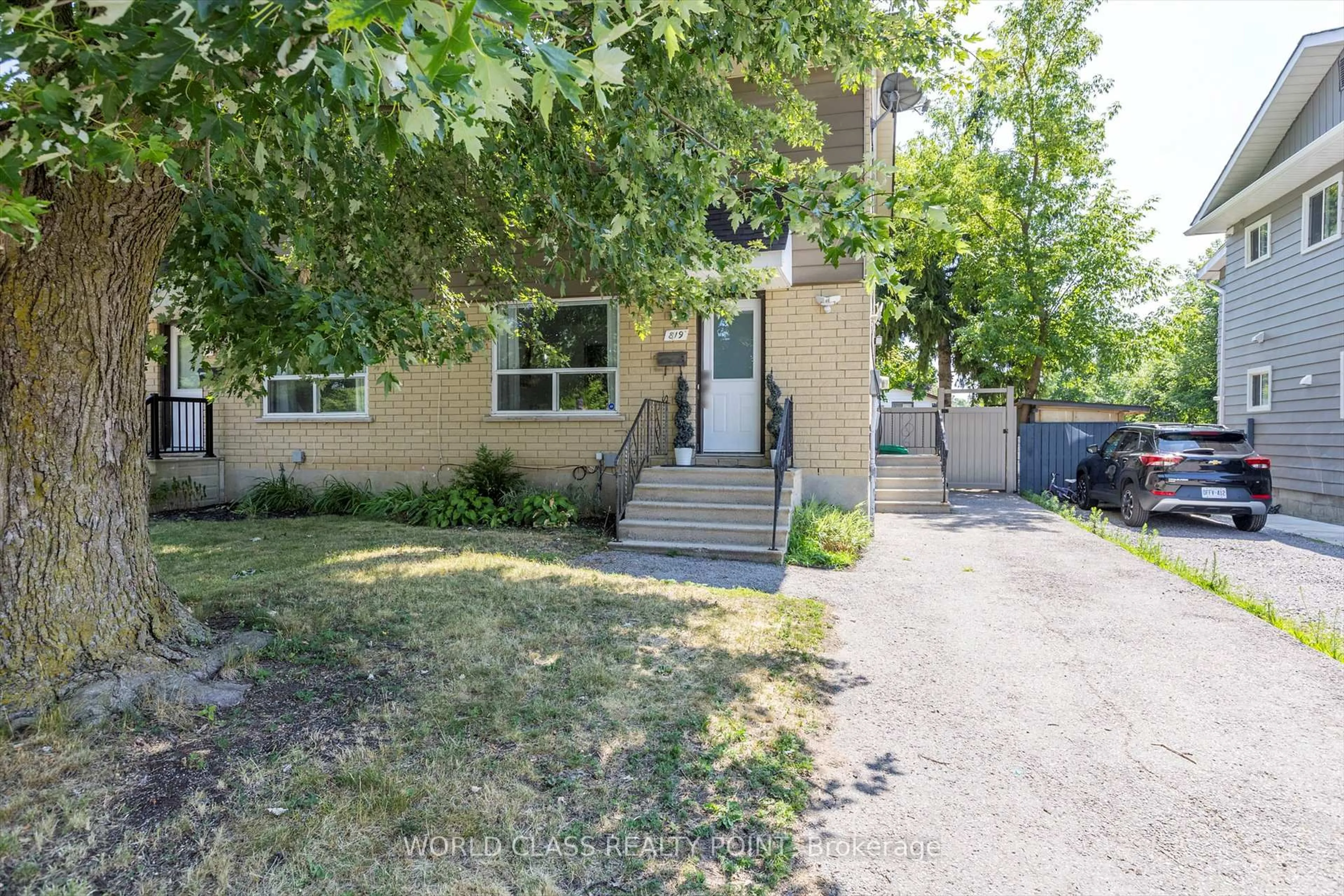 Home with brick exterior material, street for 819 Cameron St, Peterborough South Ontario K9J 4A2