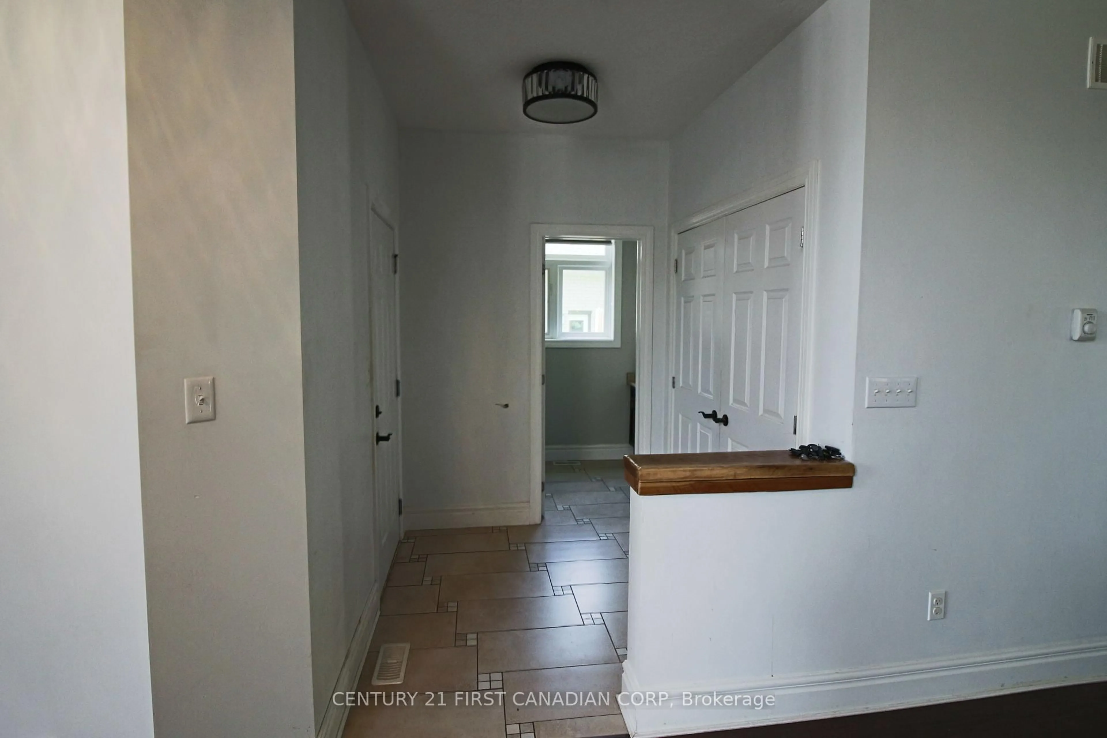 Indoor entryway for 1052 Loft Crt, London North Ontario N6G 0J9