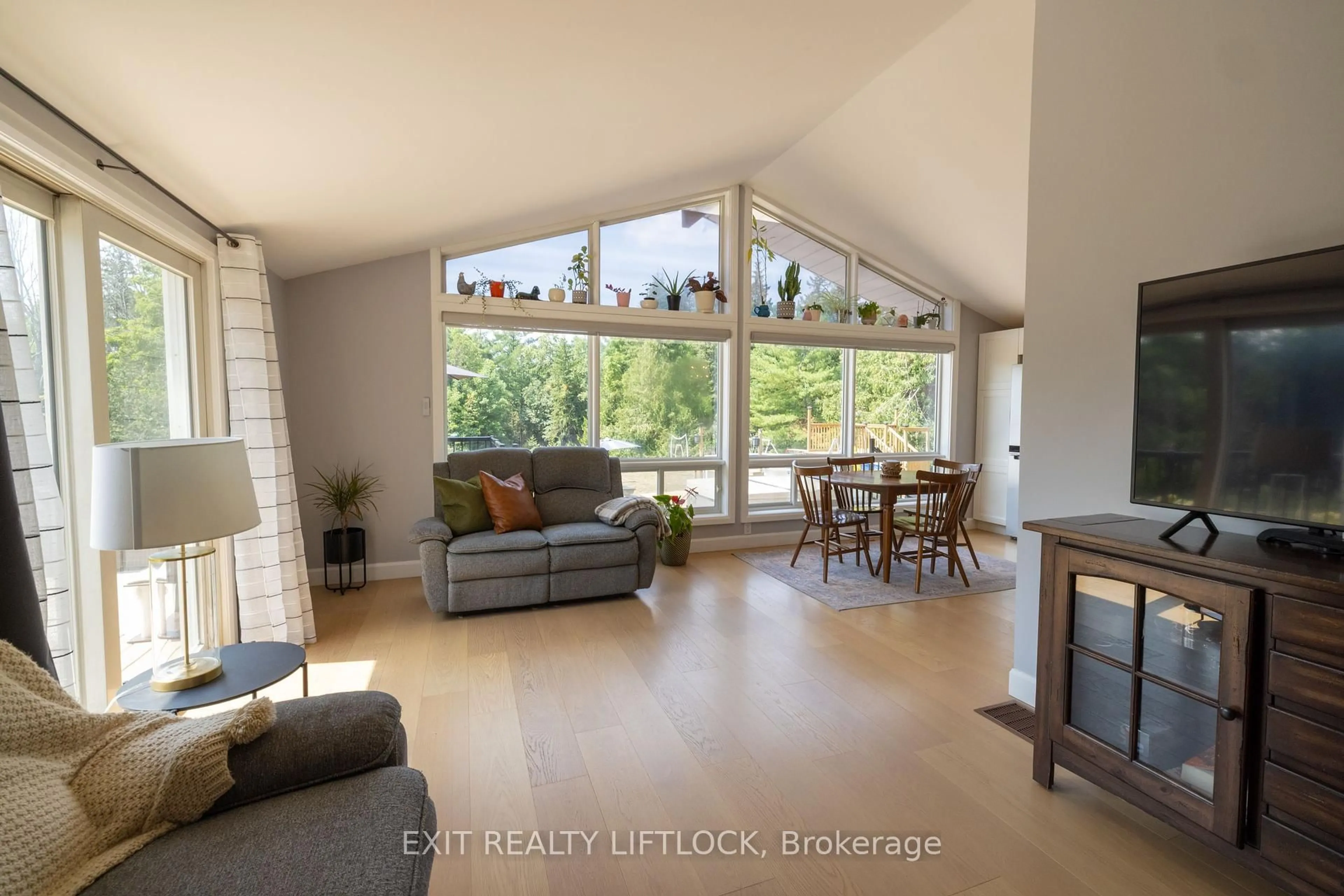 Living room with furniture, unknown for 1430 Drysdale Rd, Asphodel-Norwood Ontario K0L 2V0