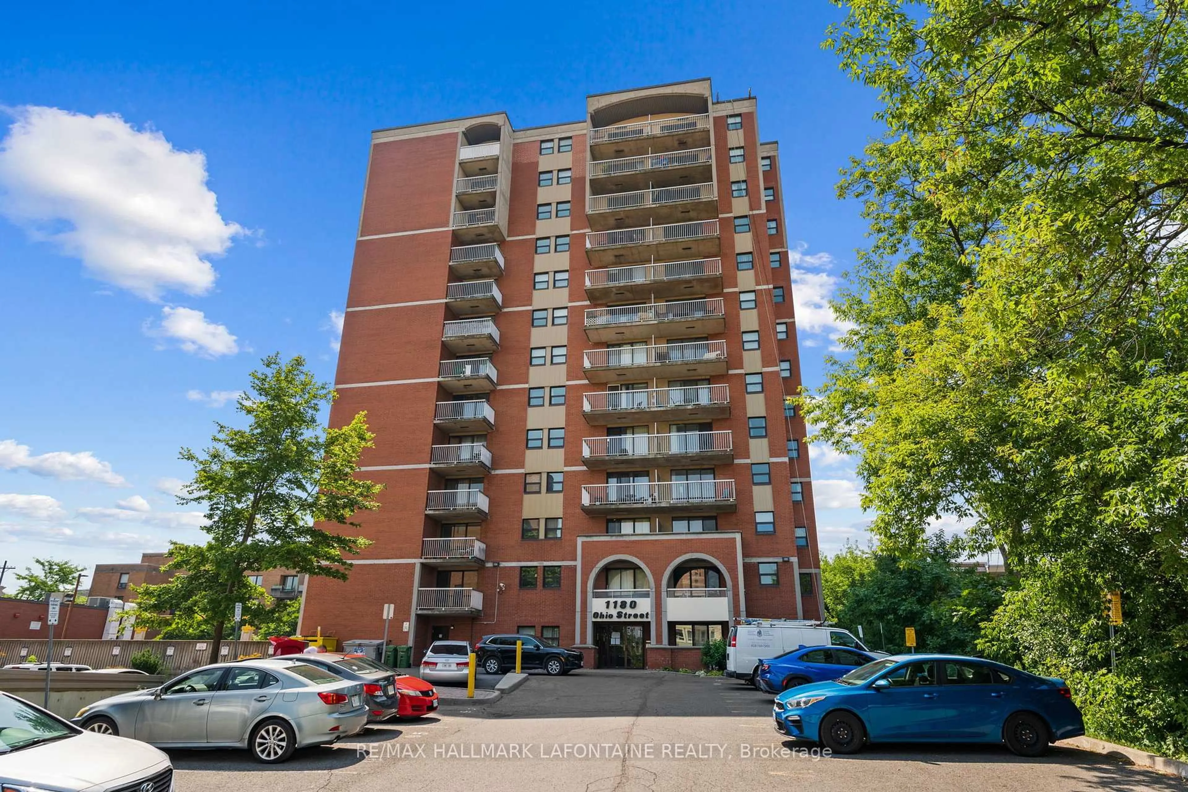 Unknown for 1180 Ohio St #704, Ottawa Ontario K1H 8N5
