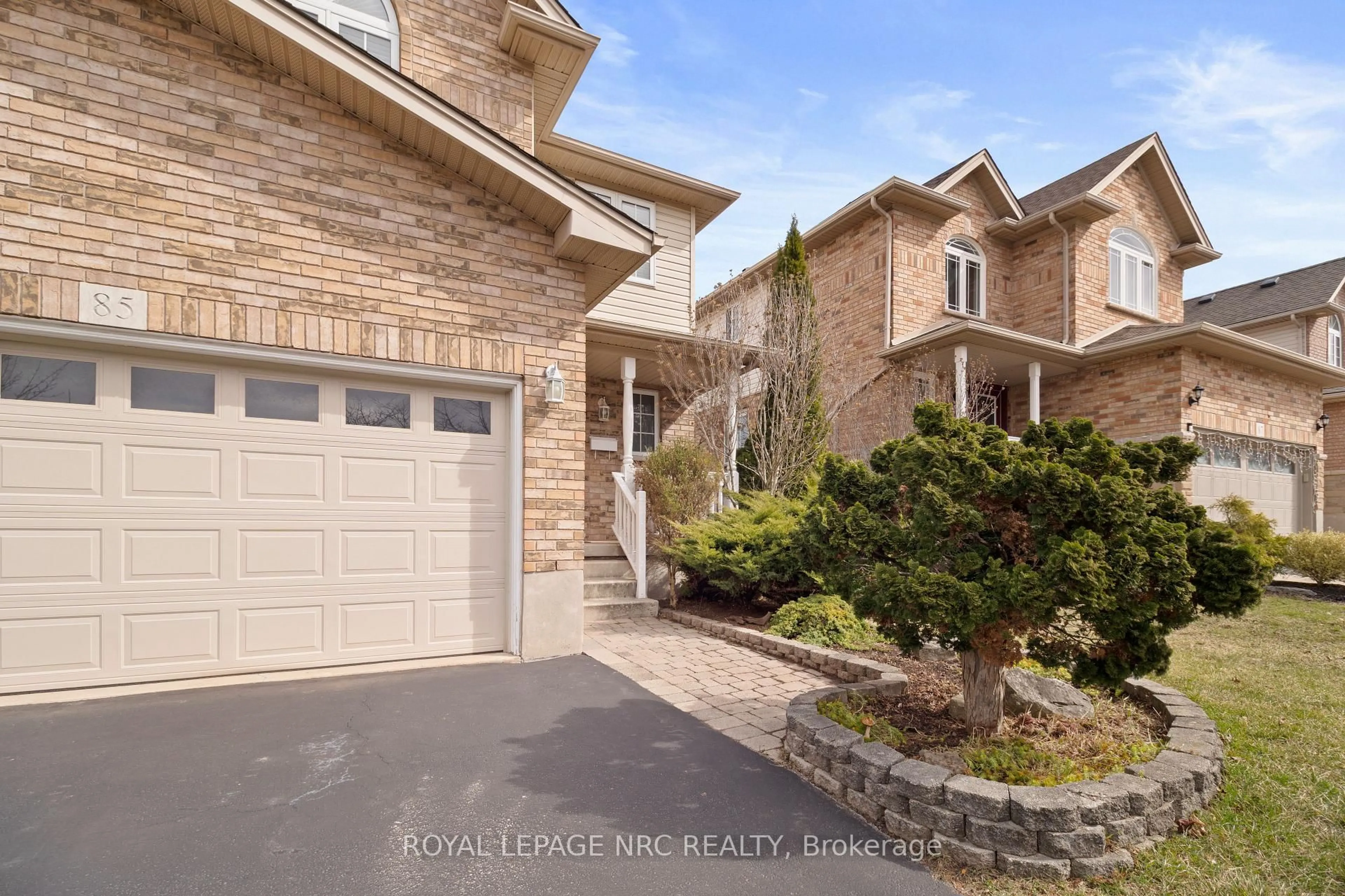 Home with brick exterior material, street for 85 Udell Way, Grimsby Ontario L3M 5K9