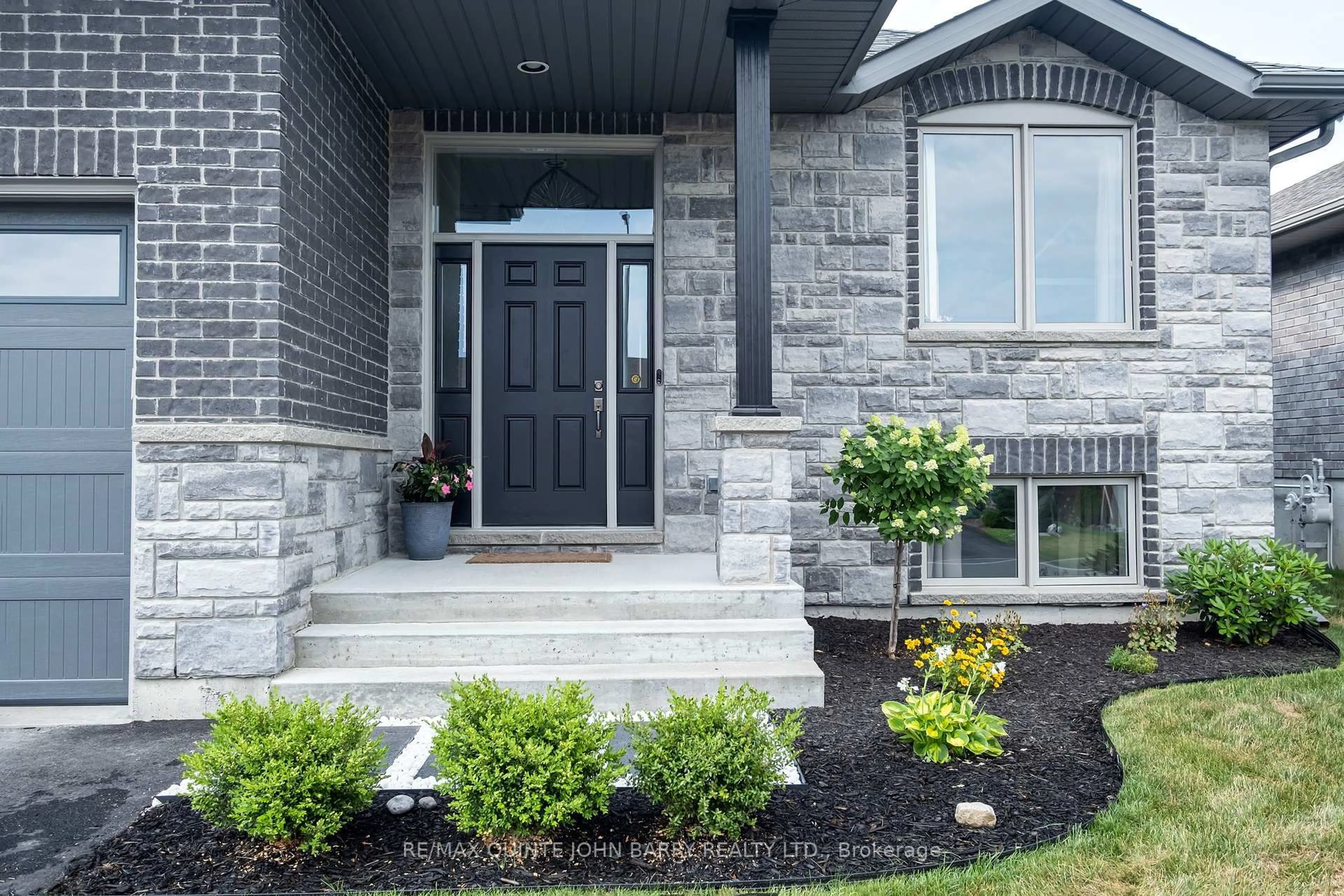 Unknown for 6 Liberty Cres, Quinte West Ontario K8V 0G2