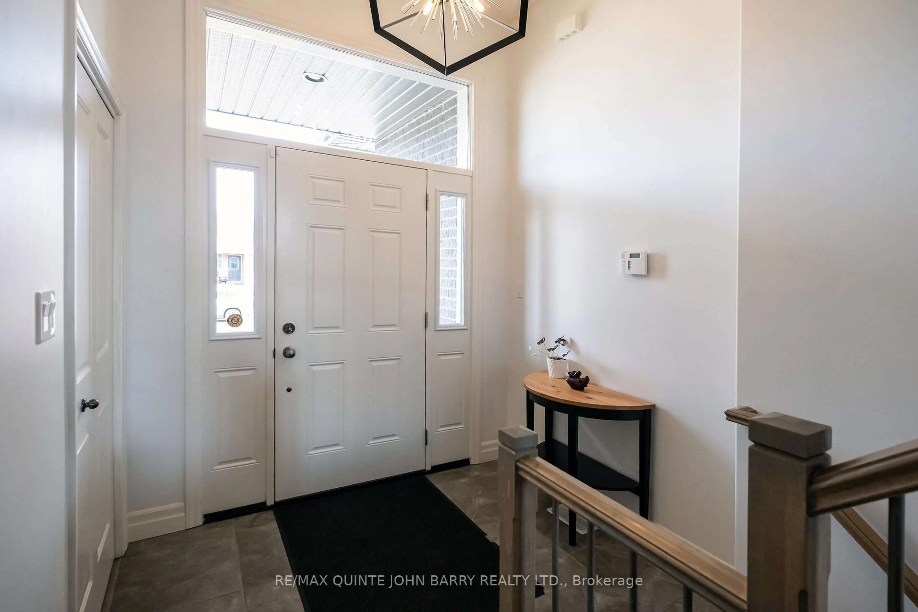 Indoor entryway for 6 Liberty Cres, Quinte West Ontario K8V 0G2