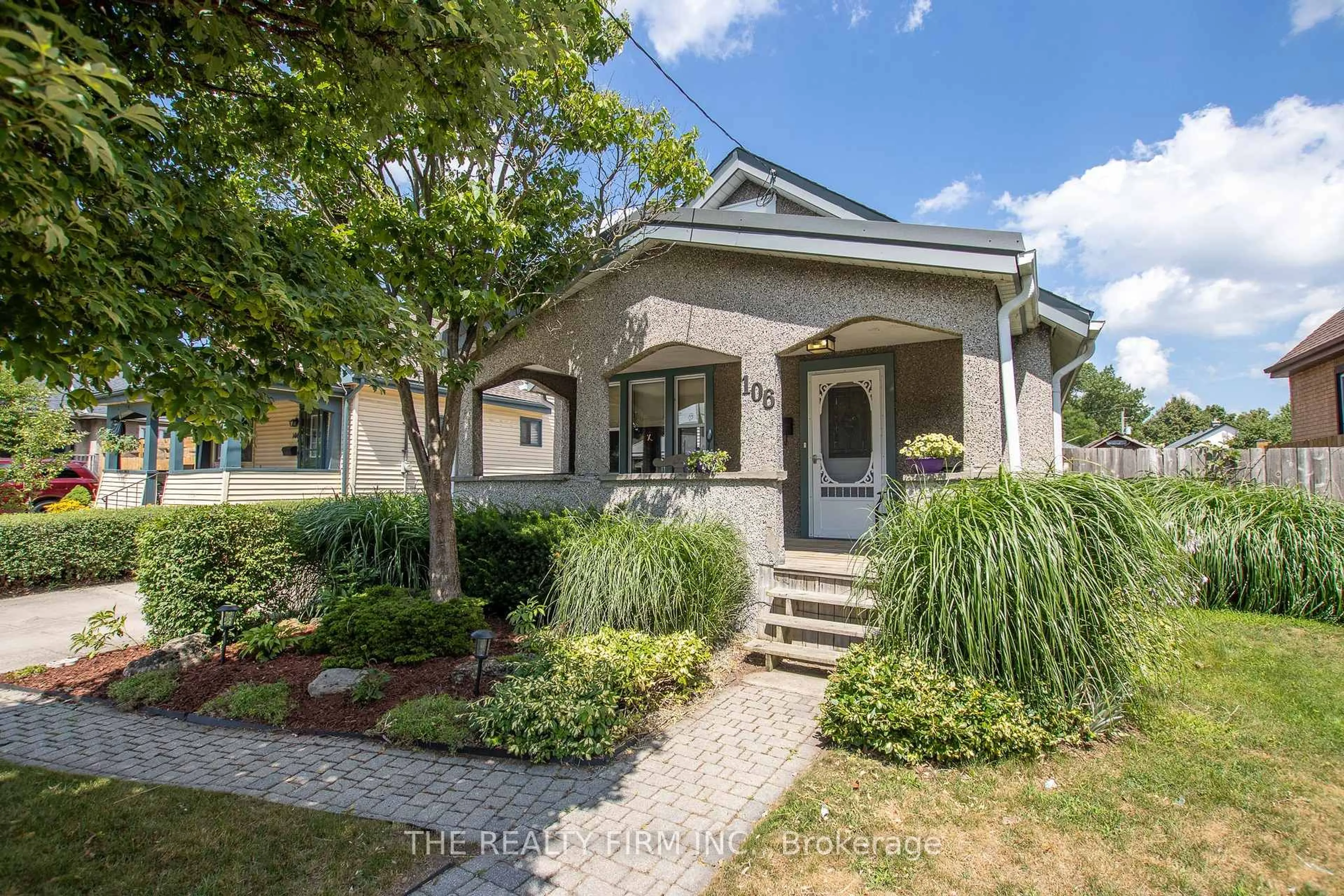 Unknown for 106 Brampton Rd, London East Ontario N5Y 2C6
