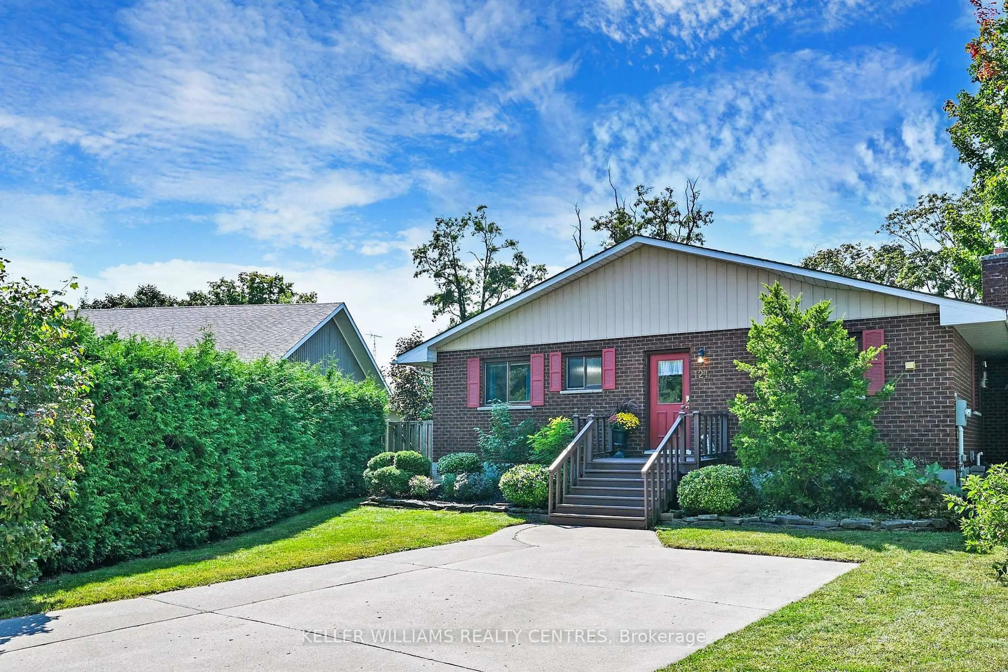 Home with brick exterior material, street for 121 Queen St, Kawartha Lakes Ontario K0M 1N0