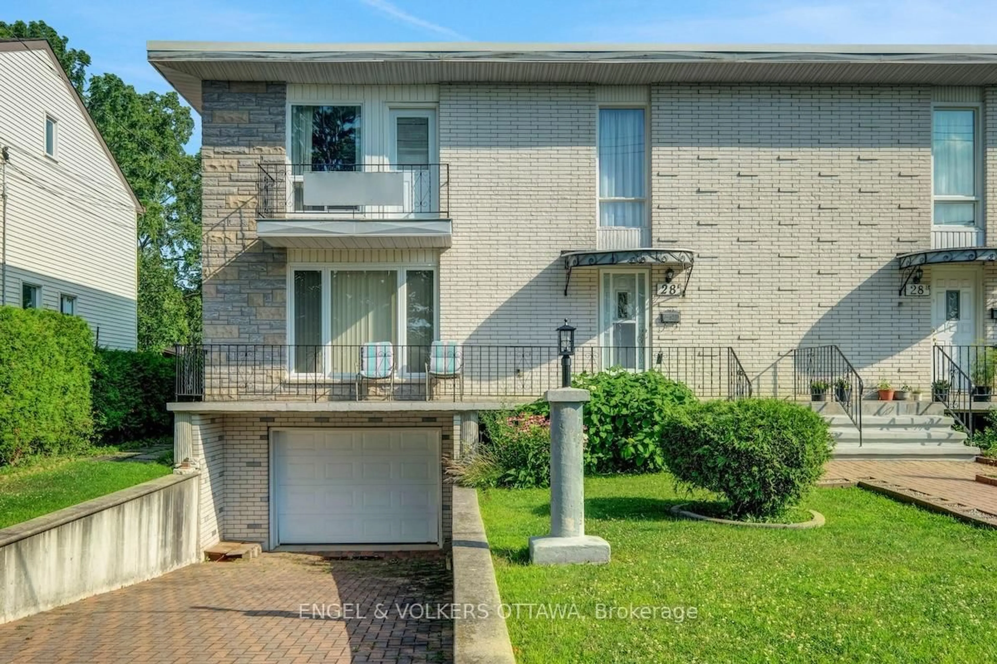 Unknown for 28A Ashburn Dr, Ottawa Ontario K2E 6N3