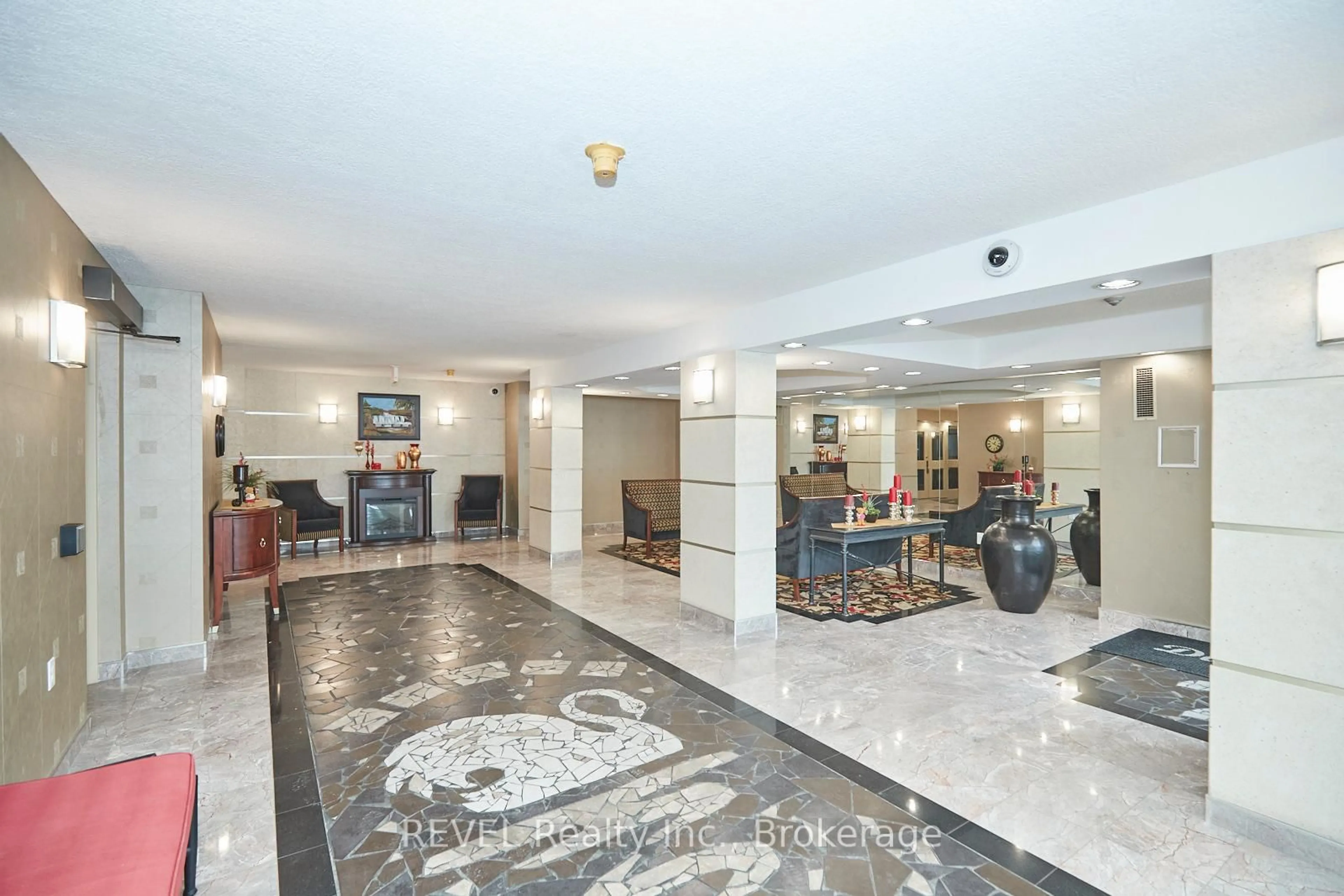 Lobby for 5100 Dorchester Rd #206, Niagara Falls Ontario L2E 7H4
