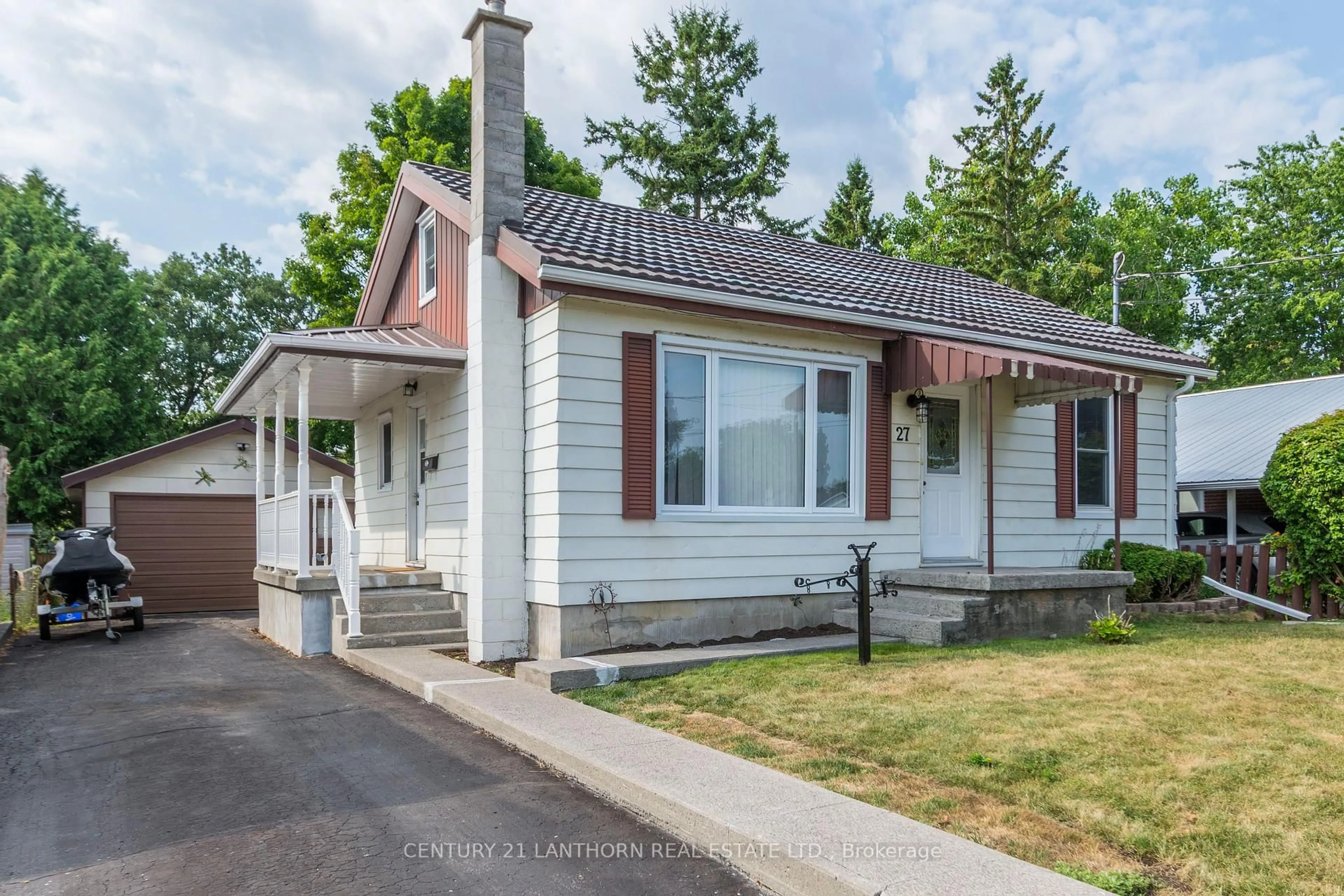 Home with vinyl exterior material, street for 27 Pringle Dr, Belleville Ontario K8P 2L2