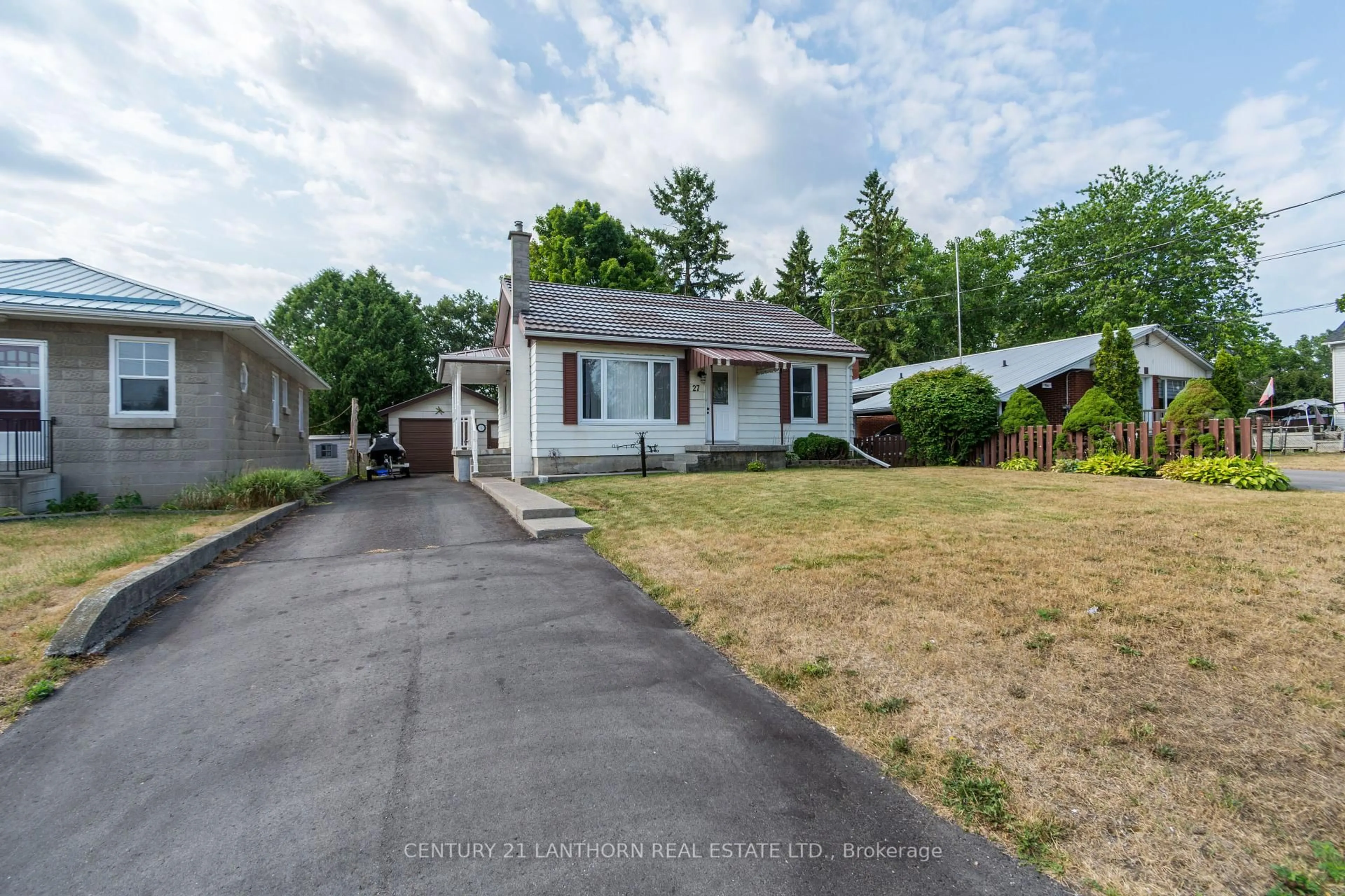 A pic from outside/outdoor area/front of a property/back of a property/a pic from drone, street for 27 Pringle Dr, Belleville Ontario K8P 2L2