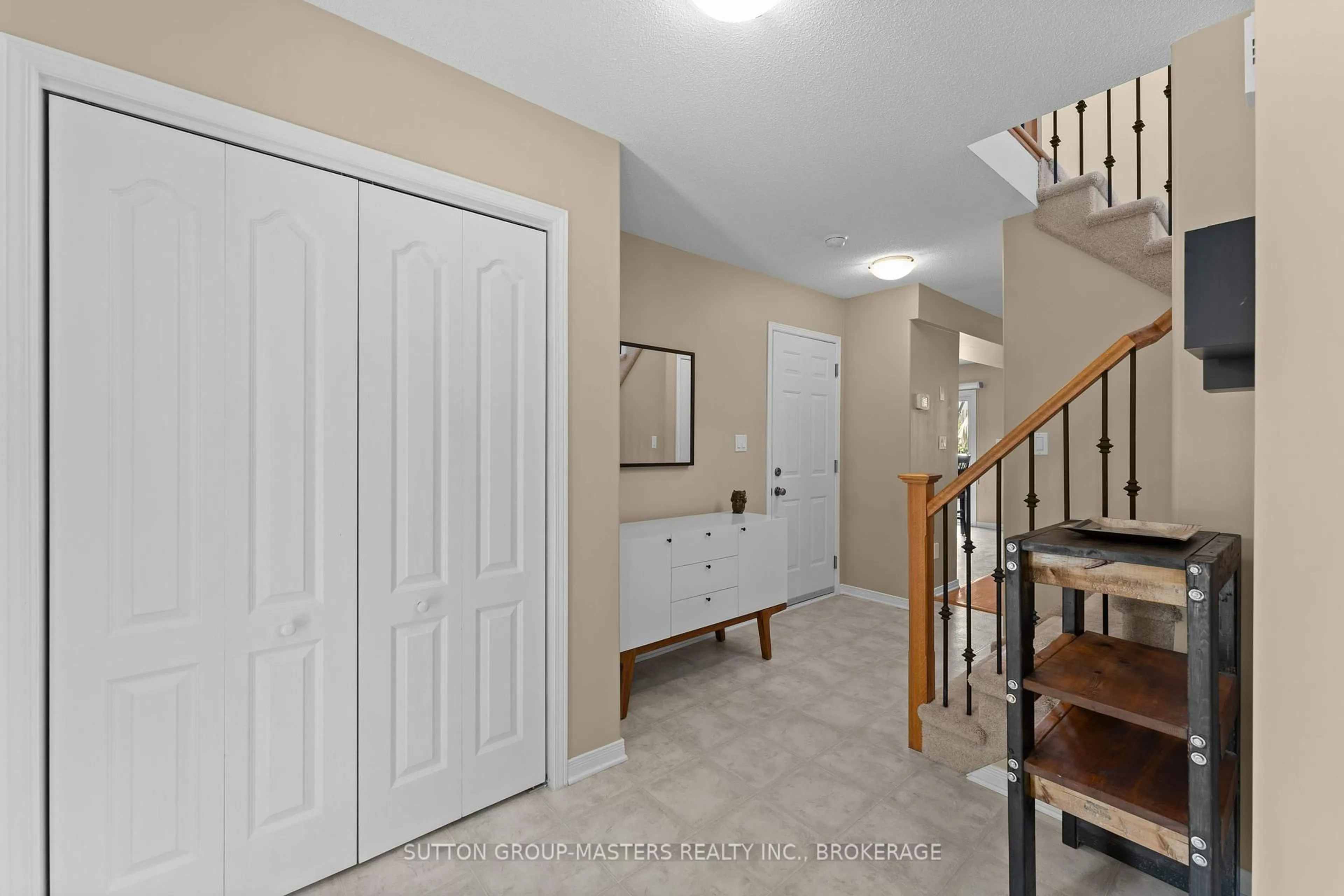 Indoor entryway for 1183 Pixley Pl, Kingston Ontario K7M 0A1