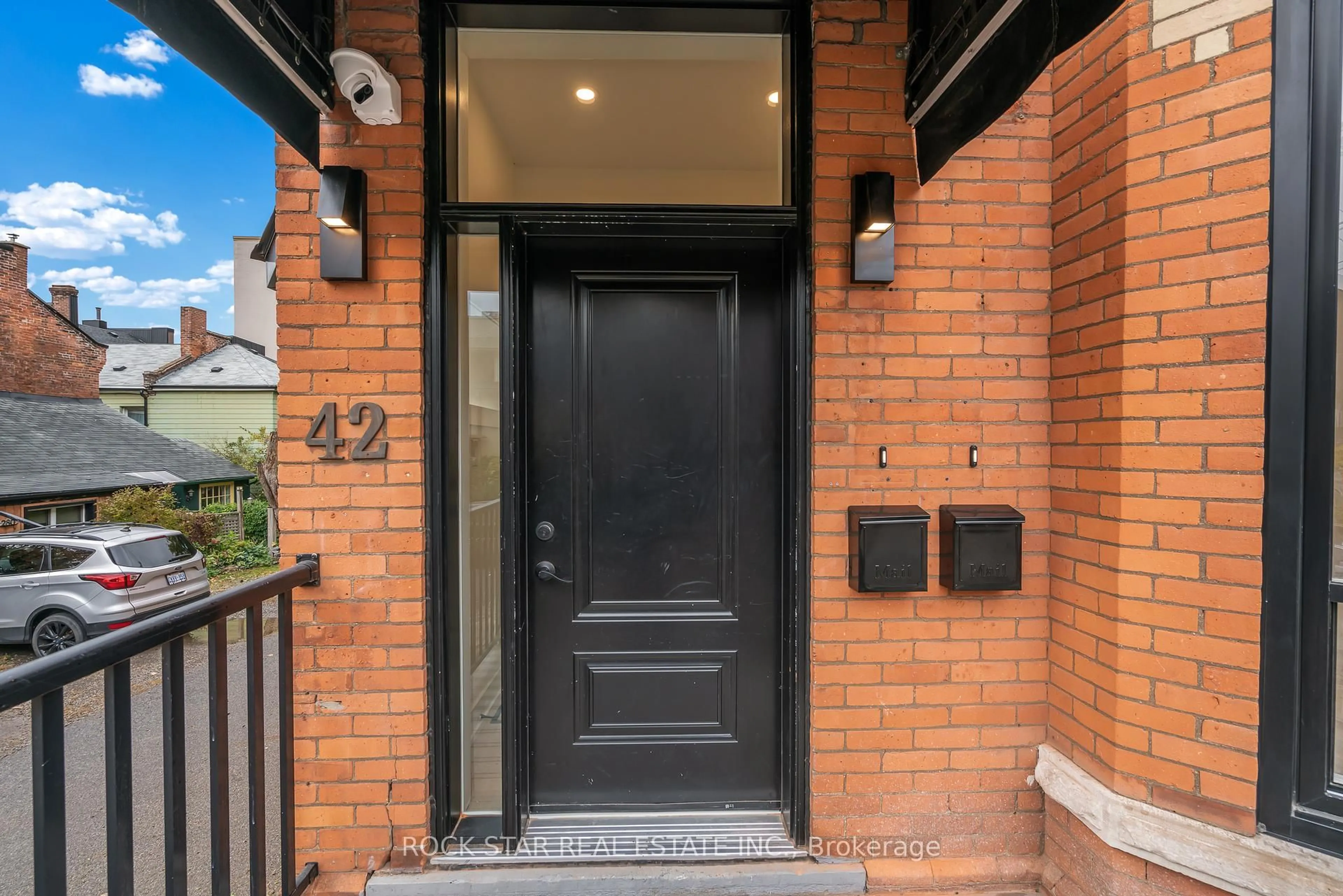 Indoor entryway for 42 Ray St, Hamilton Ontario L8P 3V3