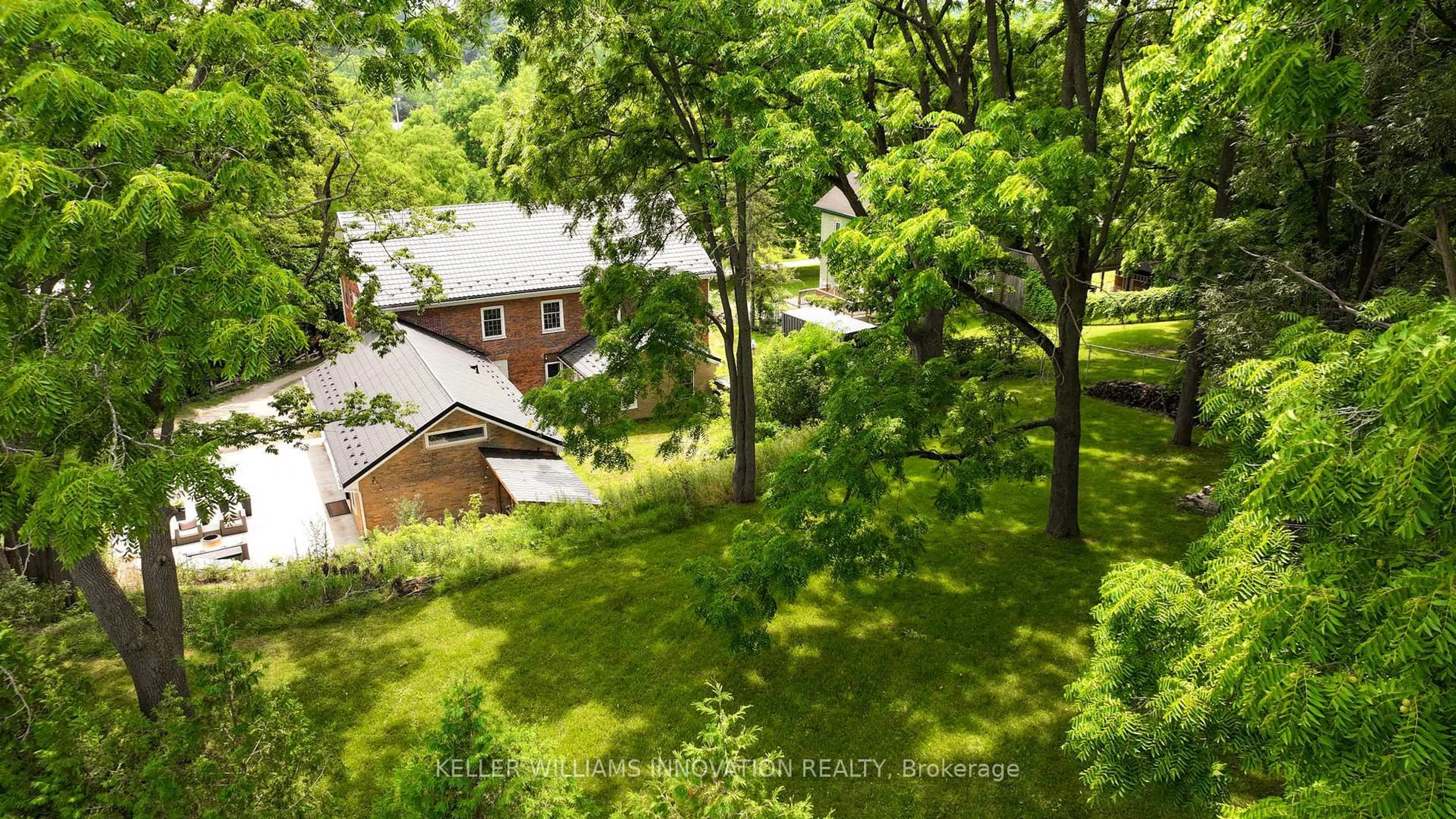 A pic from outside/outdoor area/front of a property/back of a property/a pic from drone, forest/trees view for 38 Shirk Pl, Kitchener Ontario N2K 1R4