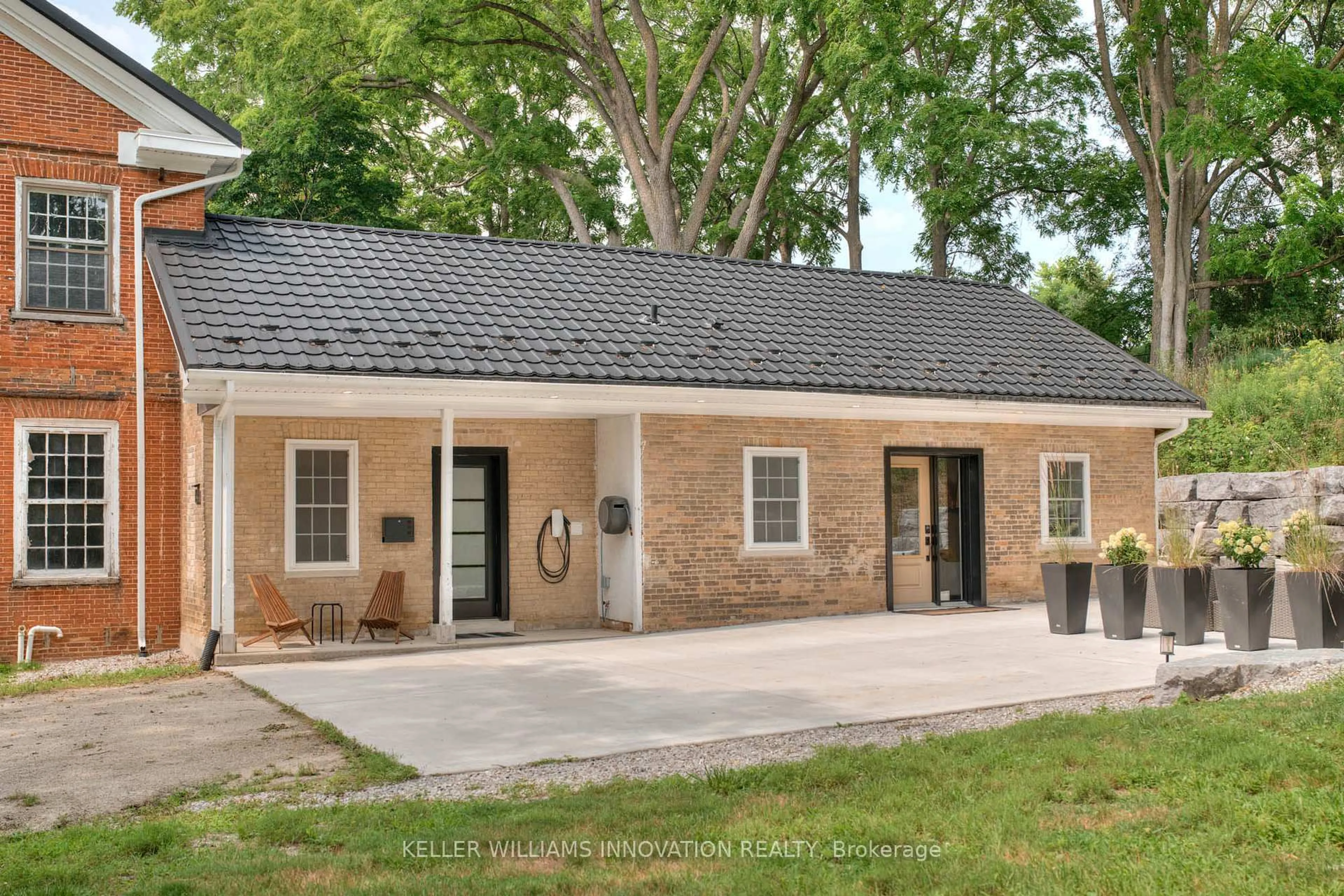 Home with brick exterior material, street for 38 Shirk Pl, Kitchener Ontario N2K 1R4