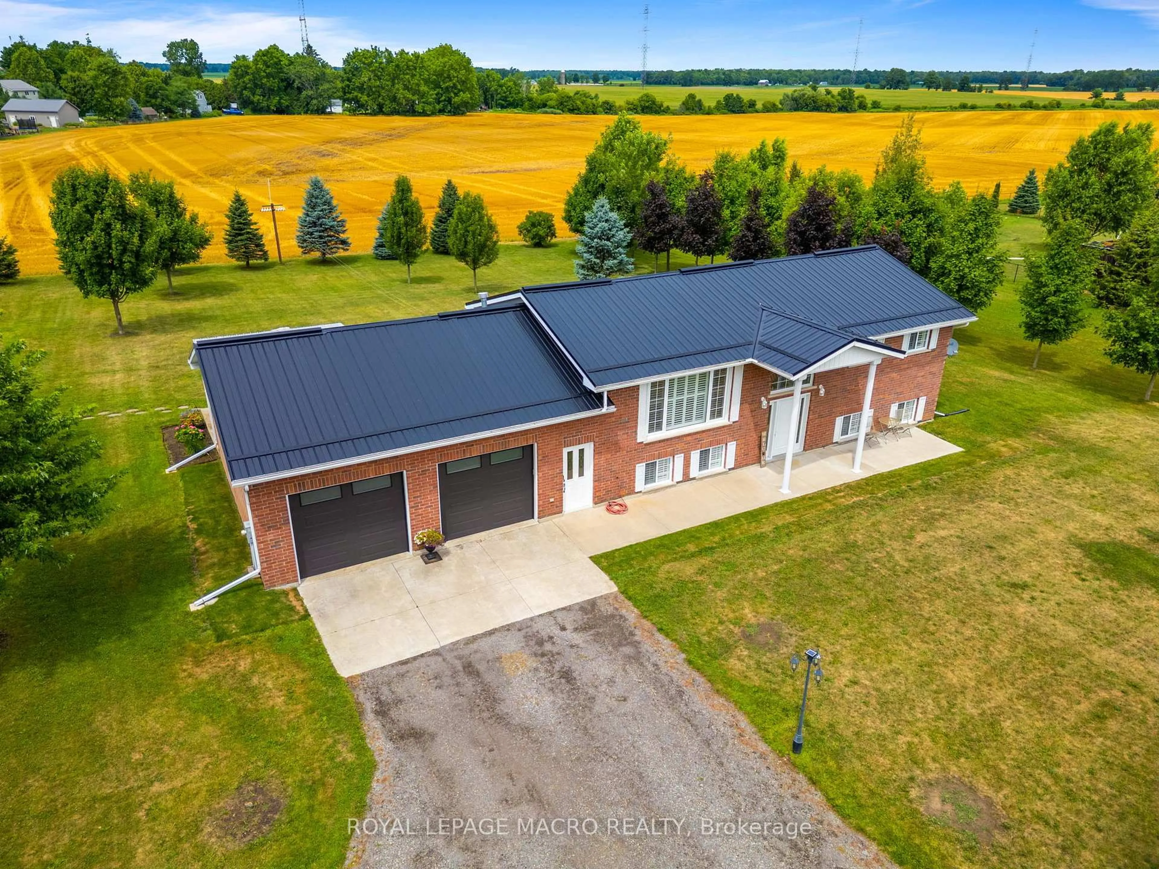 A pic from outside/outdoor area/front of a property/back of a property/a pic from drone, building for 991 Norfolk County Rd 19 E, Norfolk Ontario N0E 1Z0