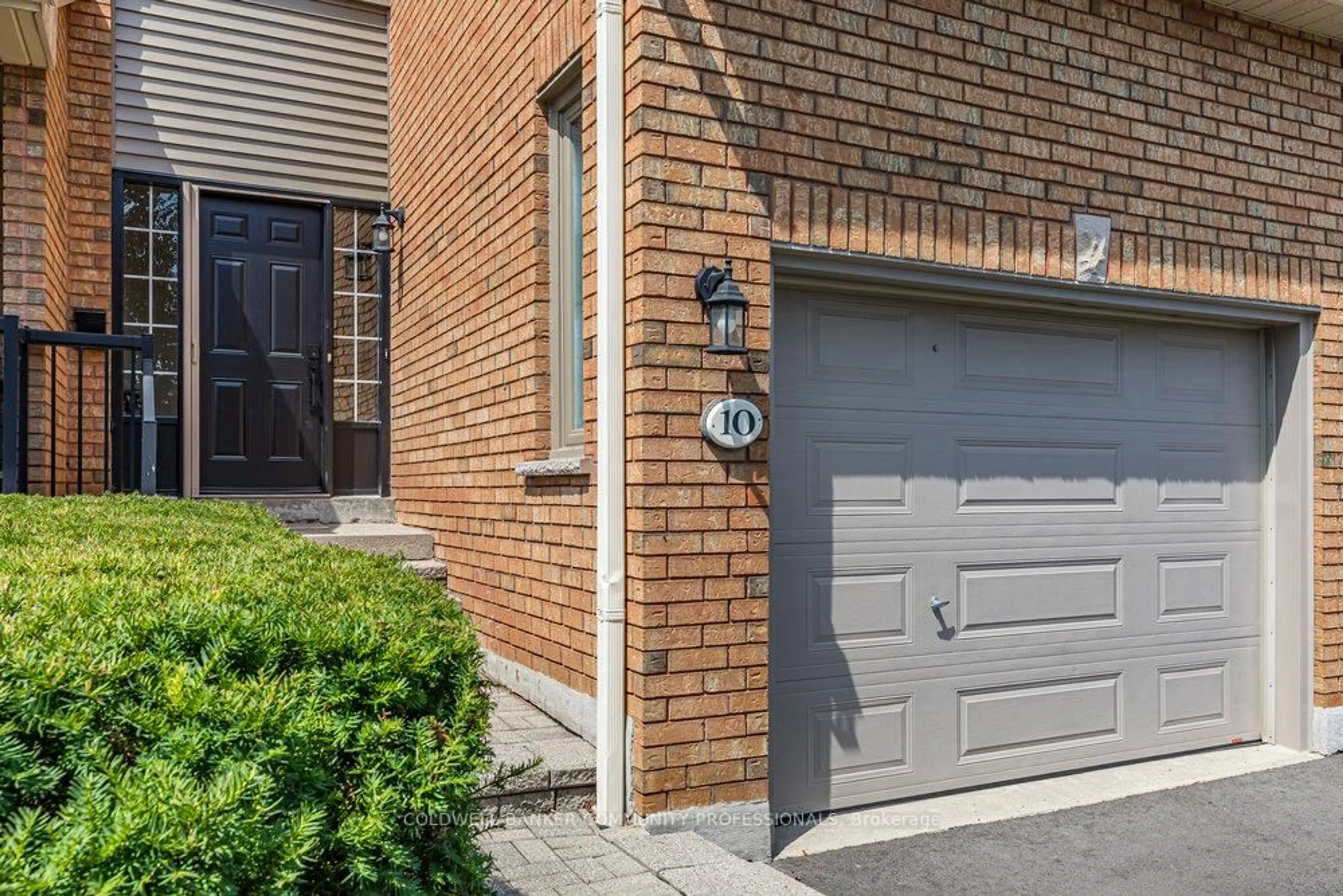 Home with brick exterior material, street for 10 Huntingwood Ave #20, Hamilton Ontario L9H 6X3
