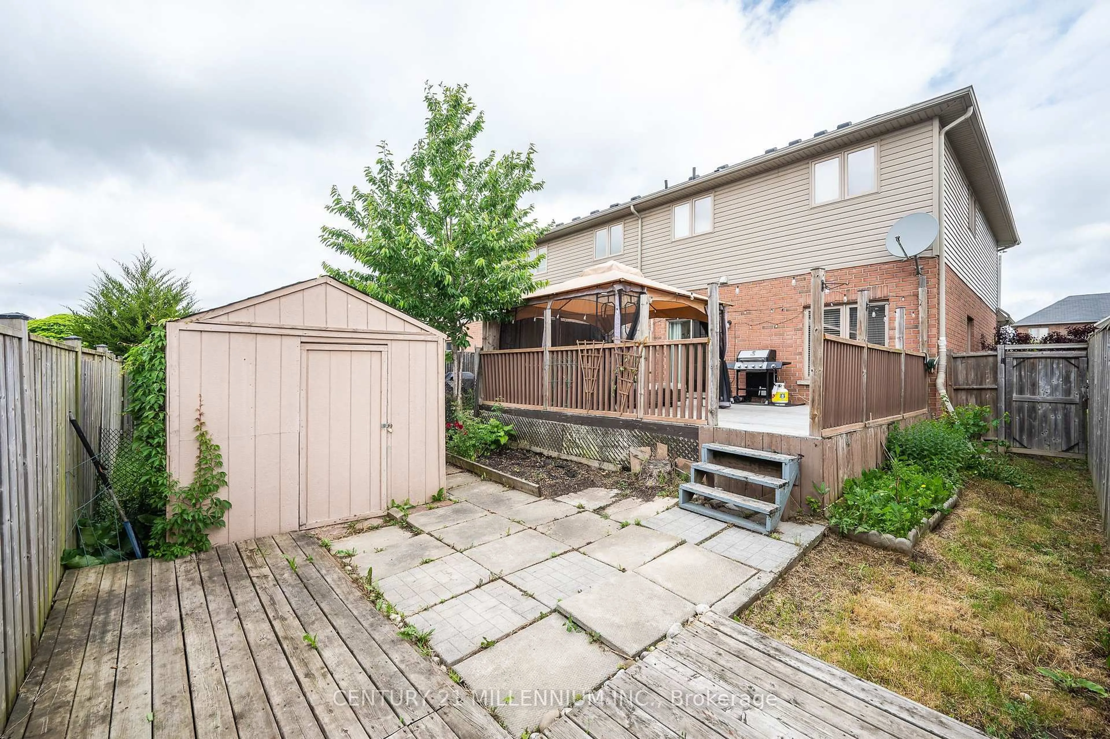 Patio, street for 43 Bankfield Cres, Hamilton Ontario L8J 0C1