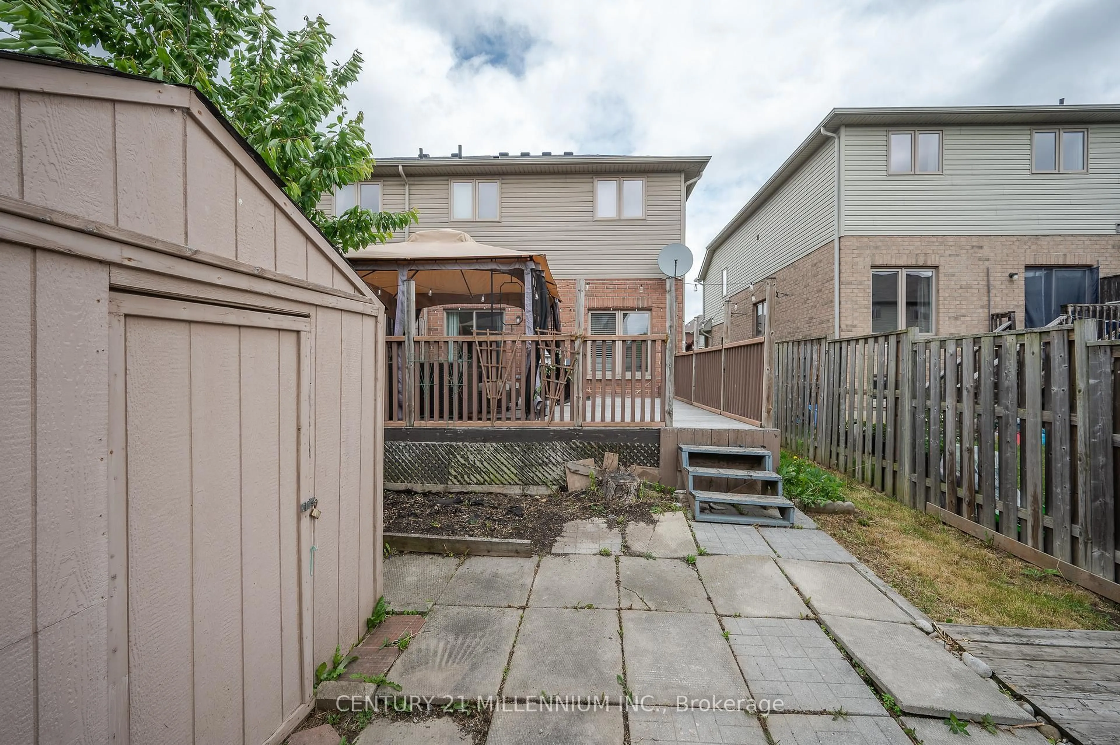 Patio, street for 43 Bankfield Cres, Hamilton Ontario L8J 0C1