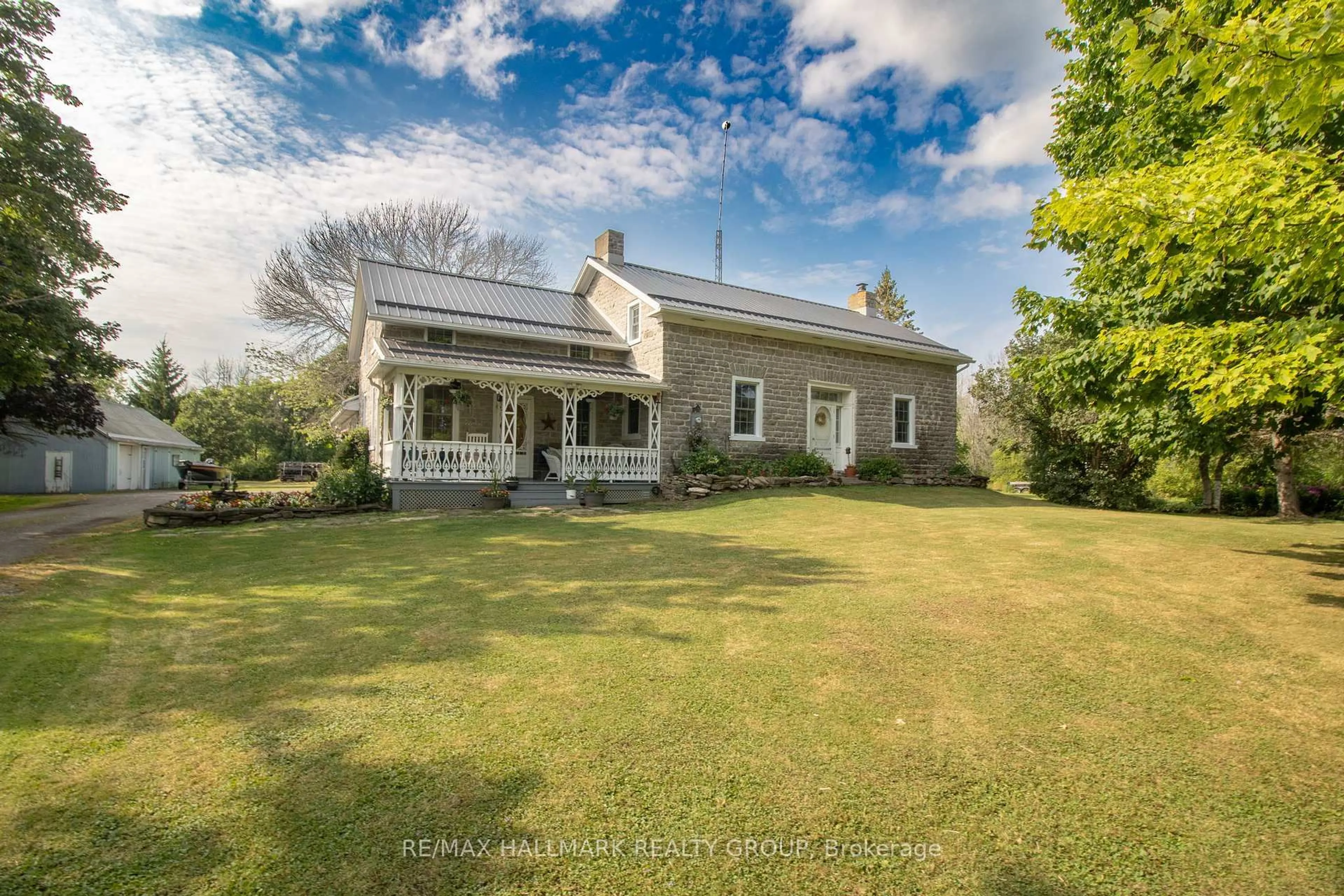 A pic from outside/outdoor area/front of a property/back of a property/a pic from drone, building for 4506 Lords Mills Rd, Augusta Ontario K0E 1T0