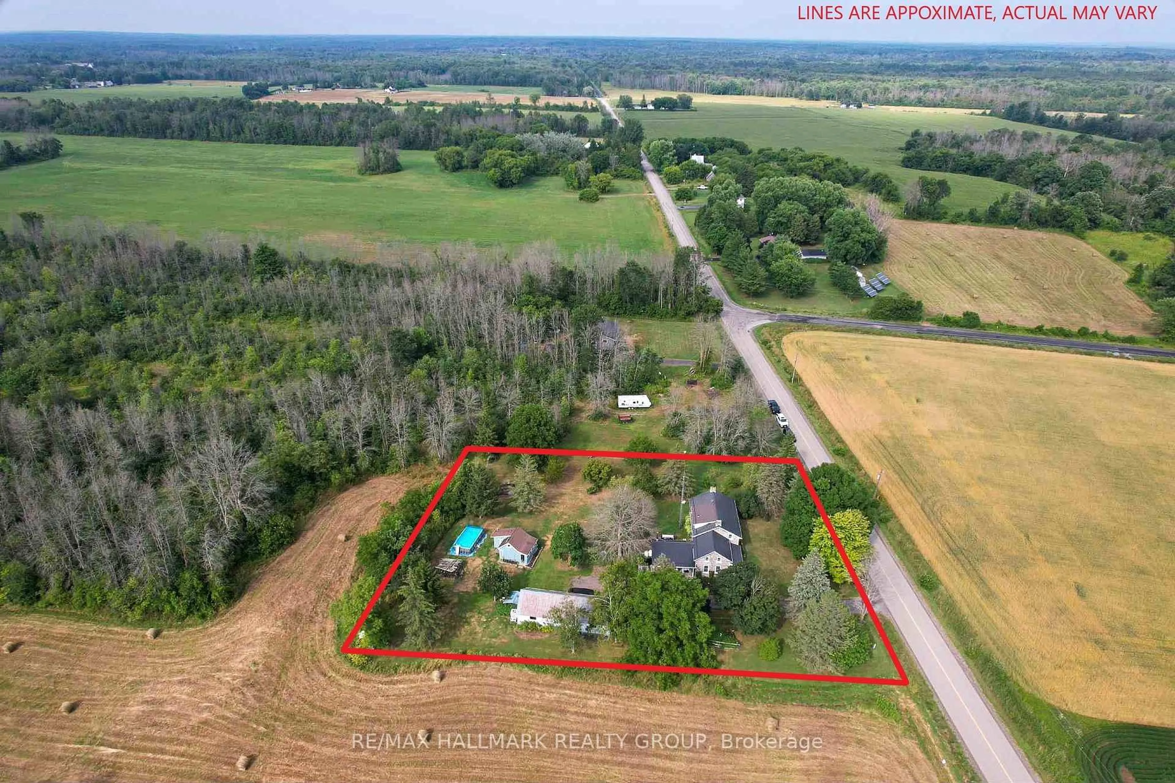 A pic from outside/outdoor area/front of a property/back of a property/a pic from drone, unknown for 4506 Lords Mills Rd, Augusta Ontario K0E 1T0