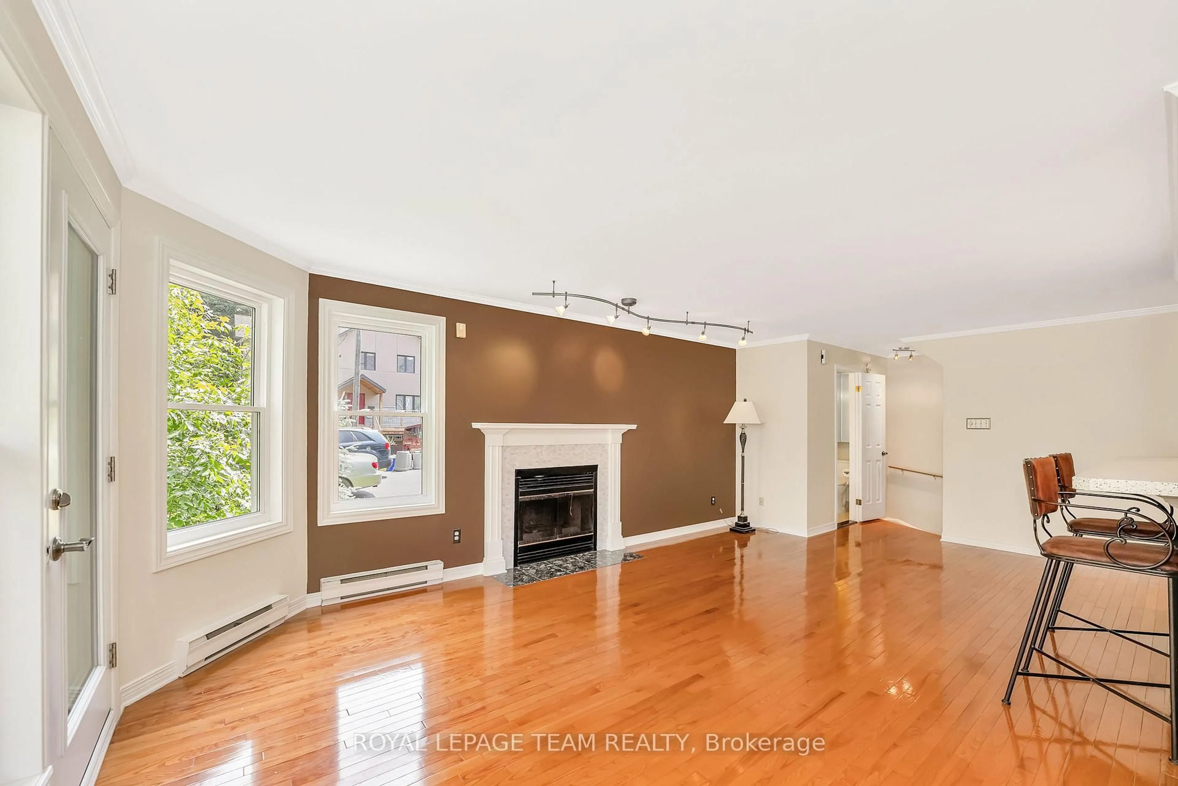 A pic of a room for 1121 Bavlie Ave #1, Ottawa Ontario K1H 8P3