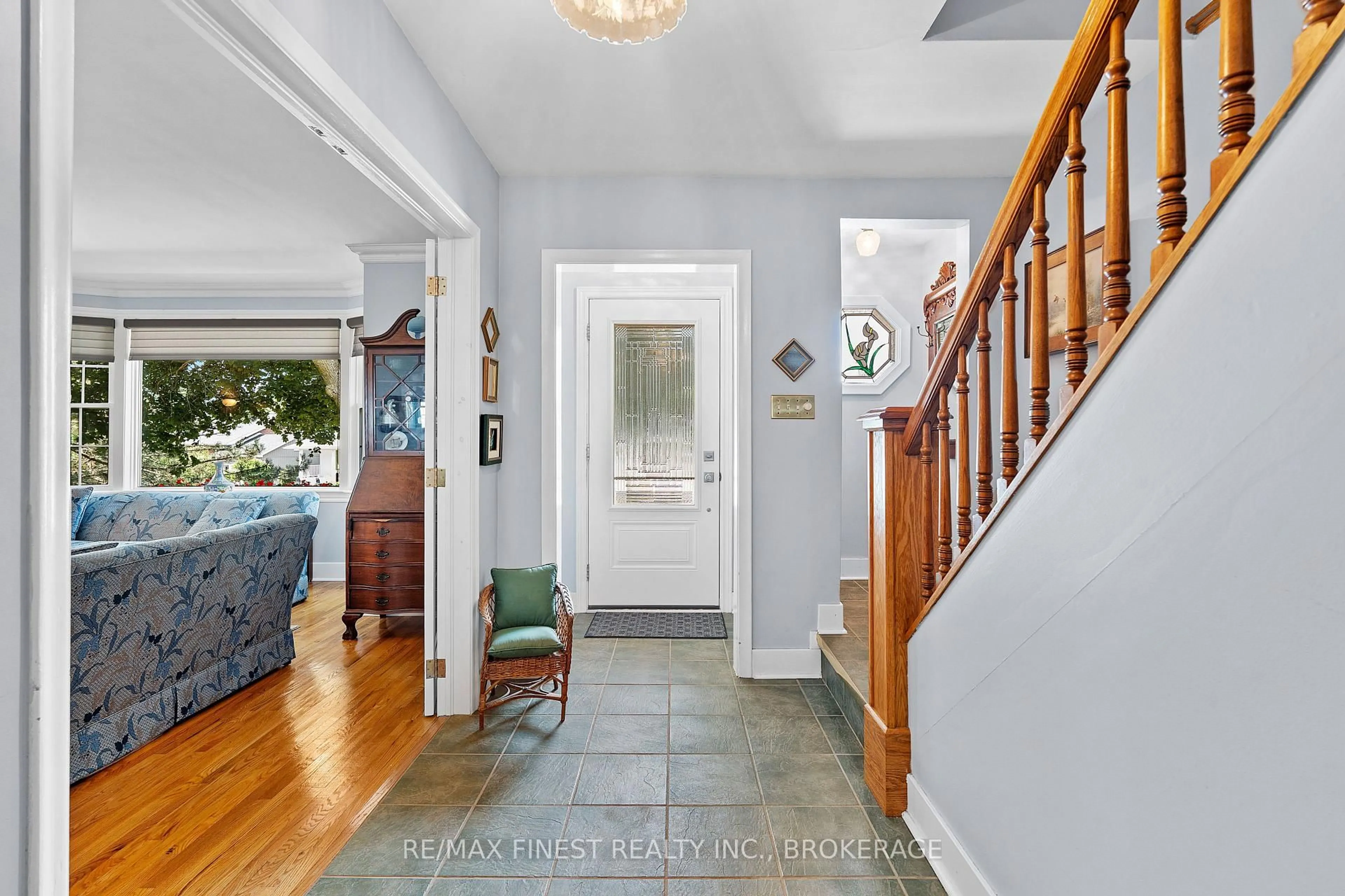 Indoor entryway for 23 Stormont Ave, Kingston Ontario K7M 1N9