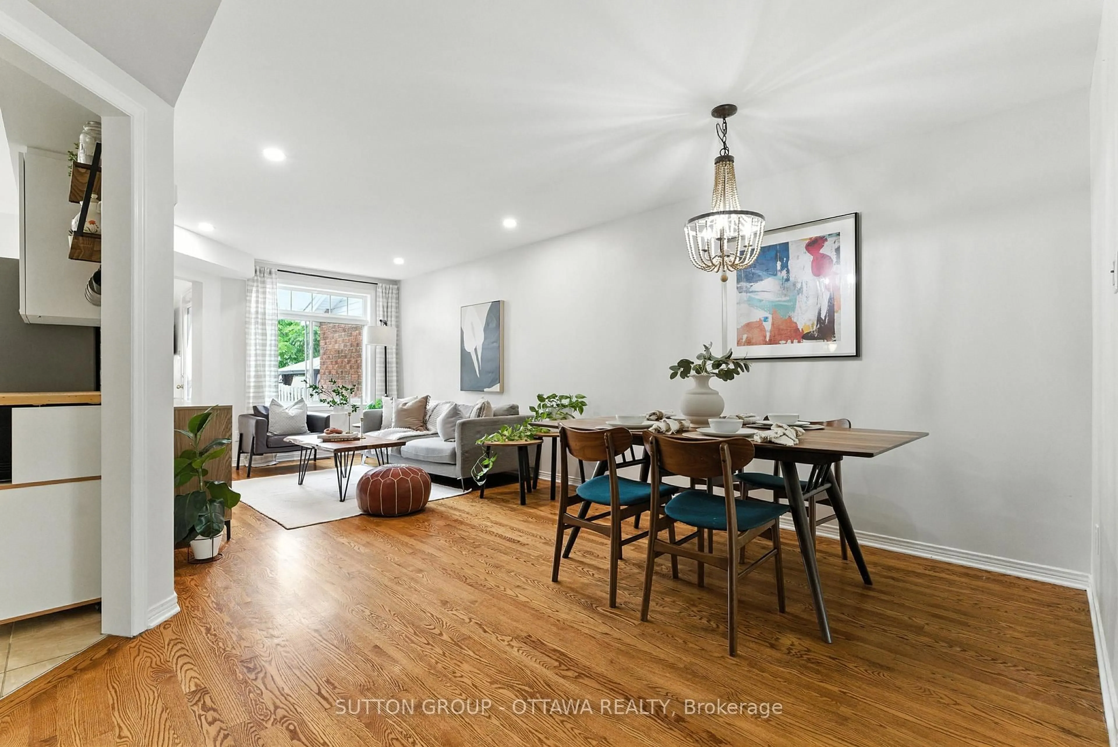 Living room with furniture, unknown for 4430 Wildmint Sq, Ottawa Ontario K1V 1N6