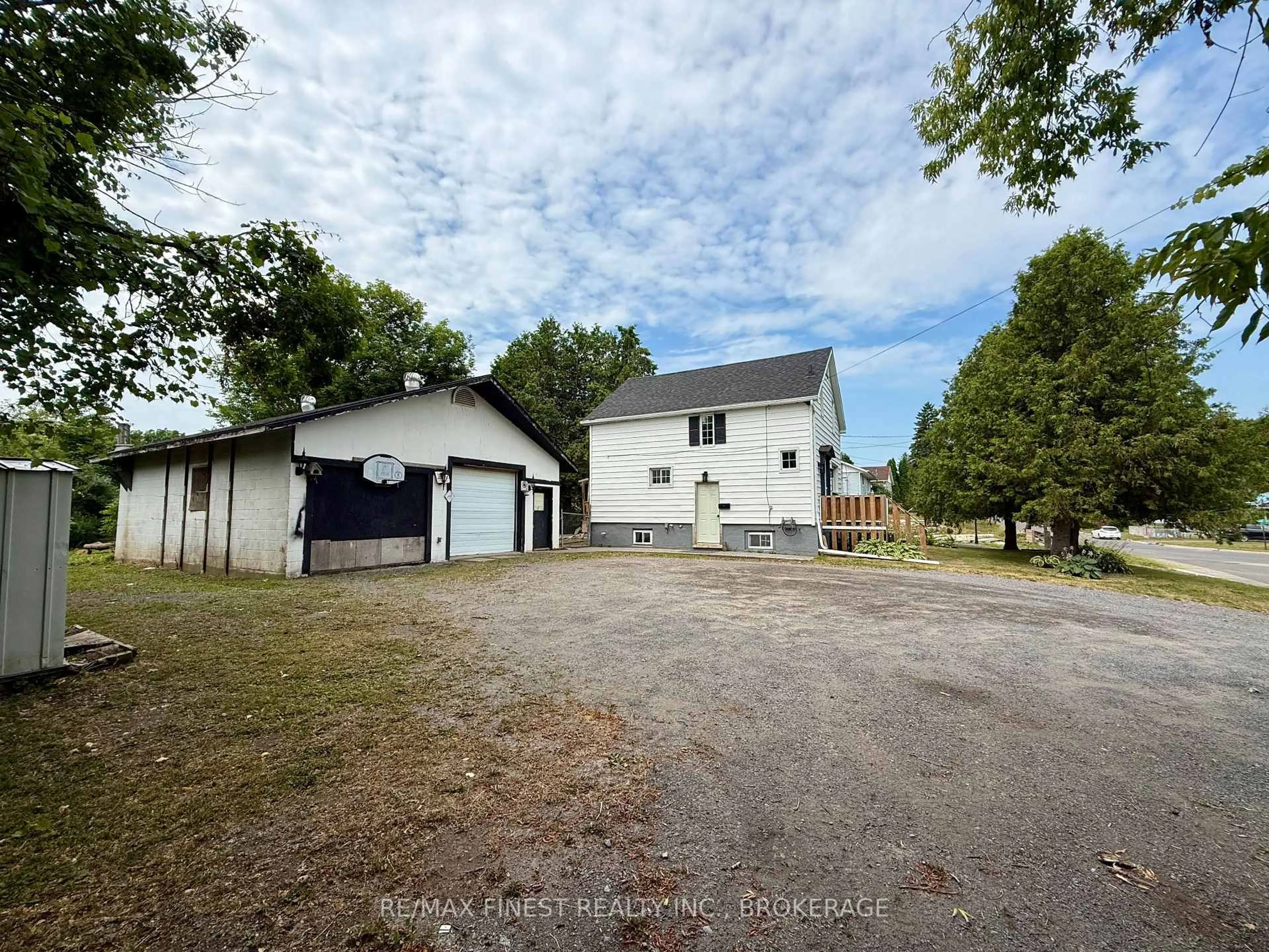 A pic from outside/outdoor area/front of a property/back of a property/a pic from drone, unknown for 6 Greer St, Kingston Ontario K7K 2V9
