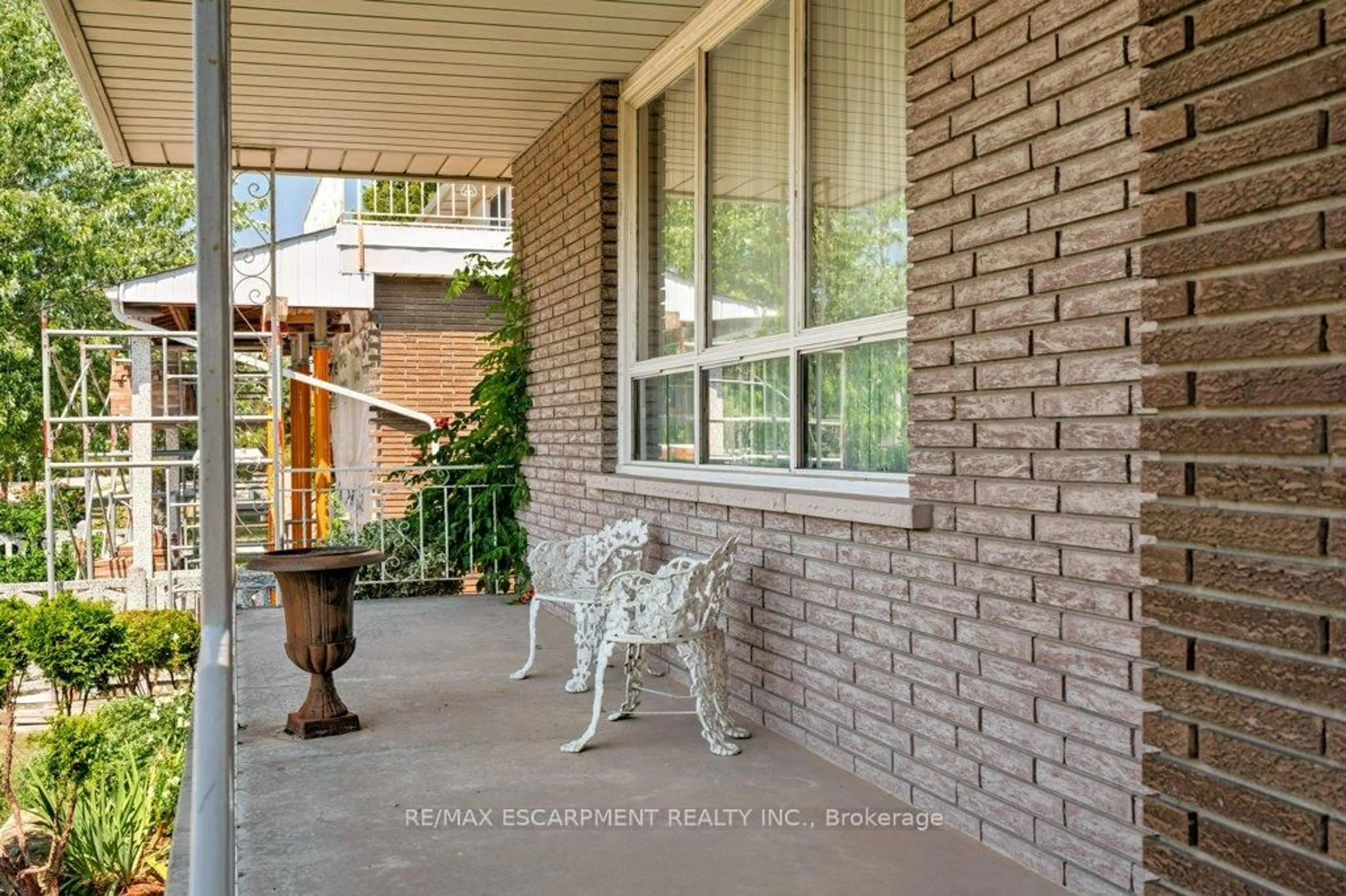 Patio, street for 56 Gray Rd, Hamilton Ontario L8G 2X5