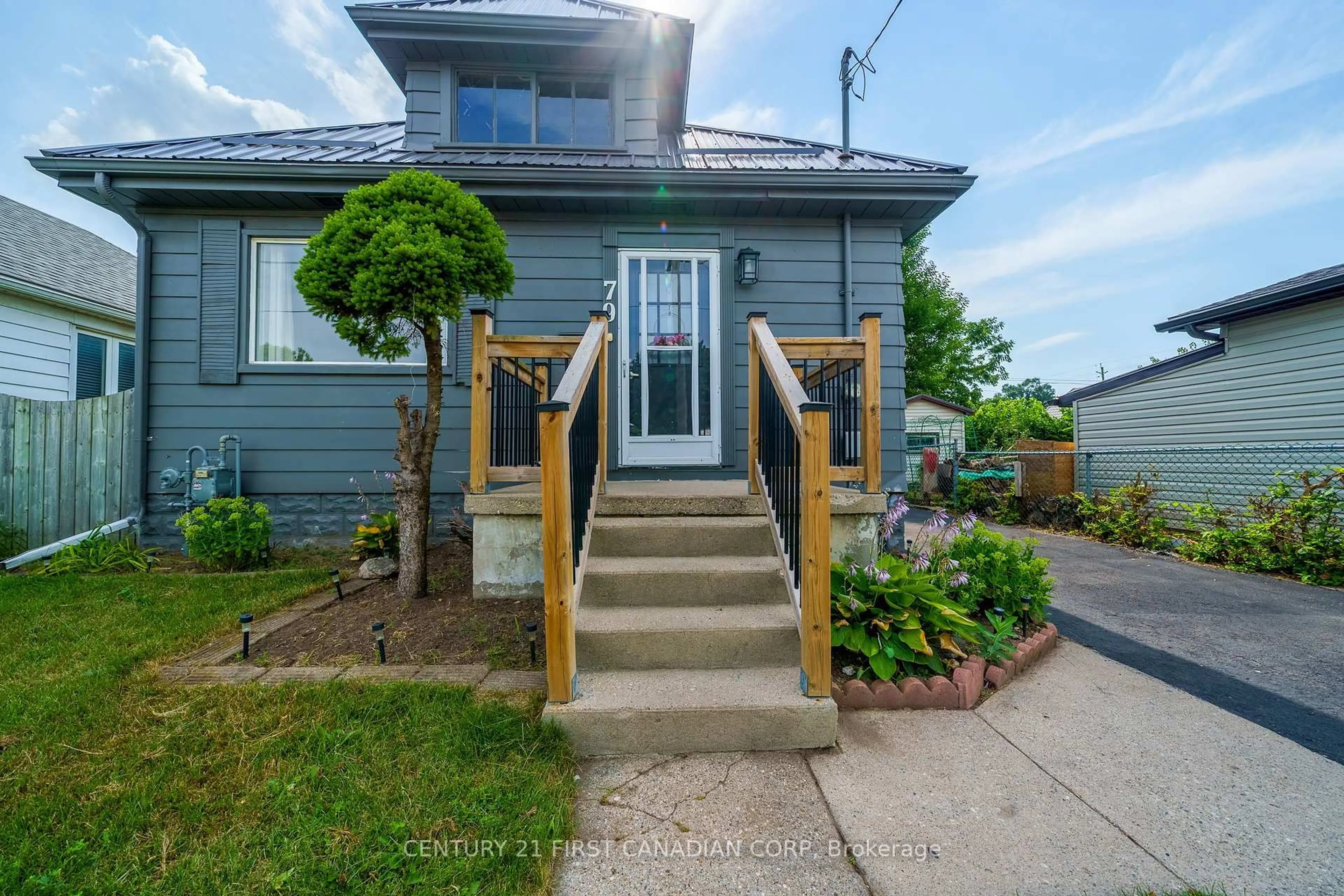 Unknown for 79 Hume St, London East Ontario N5Z 2P1