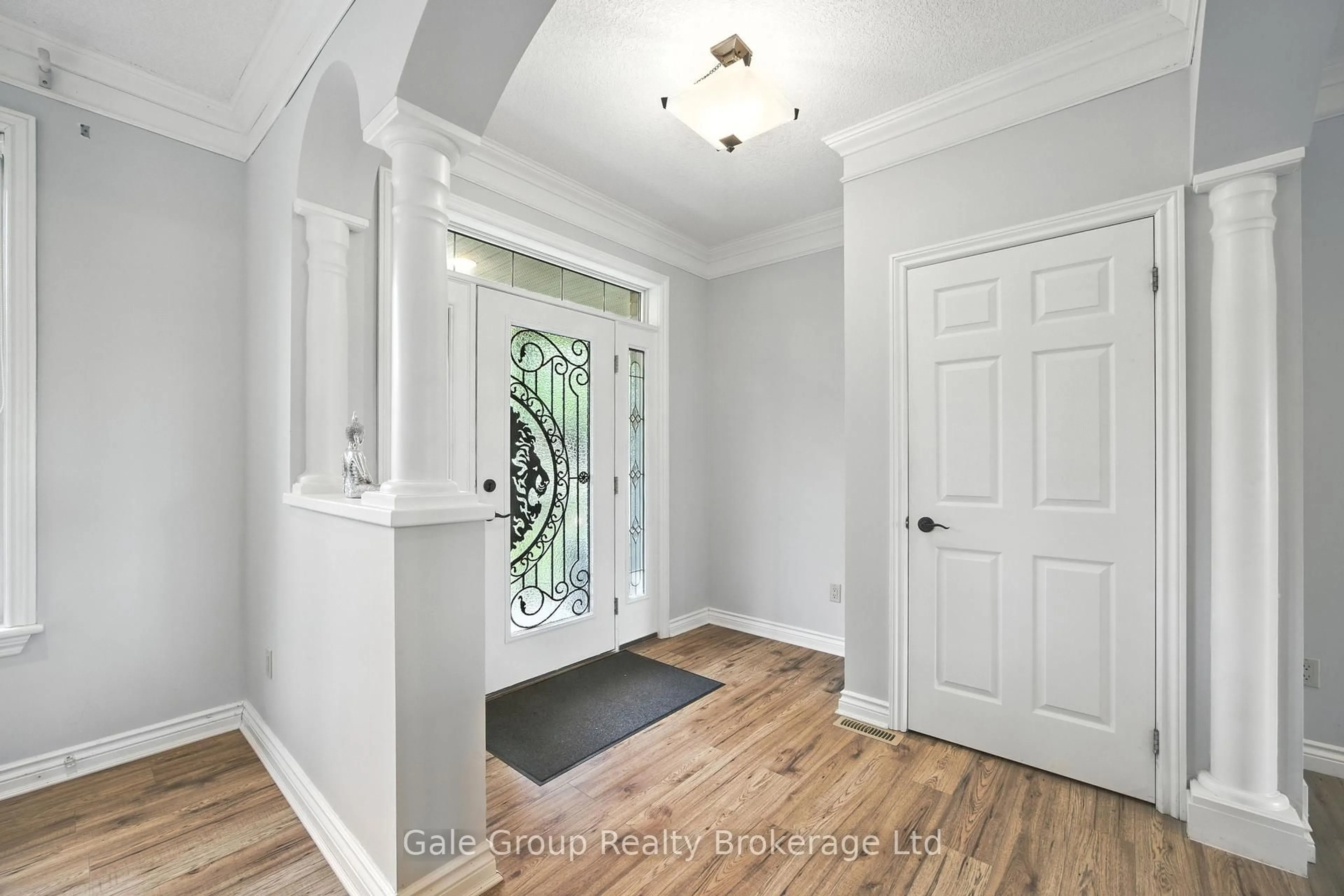 Indoor entryway for 595479 HWY 59, Woodstock Highway, East Zorra-Tavistock Ontario N4S 7W1