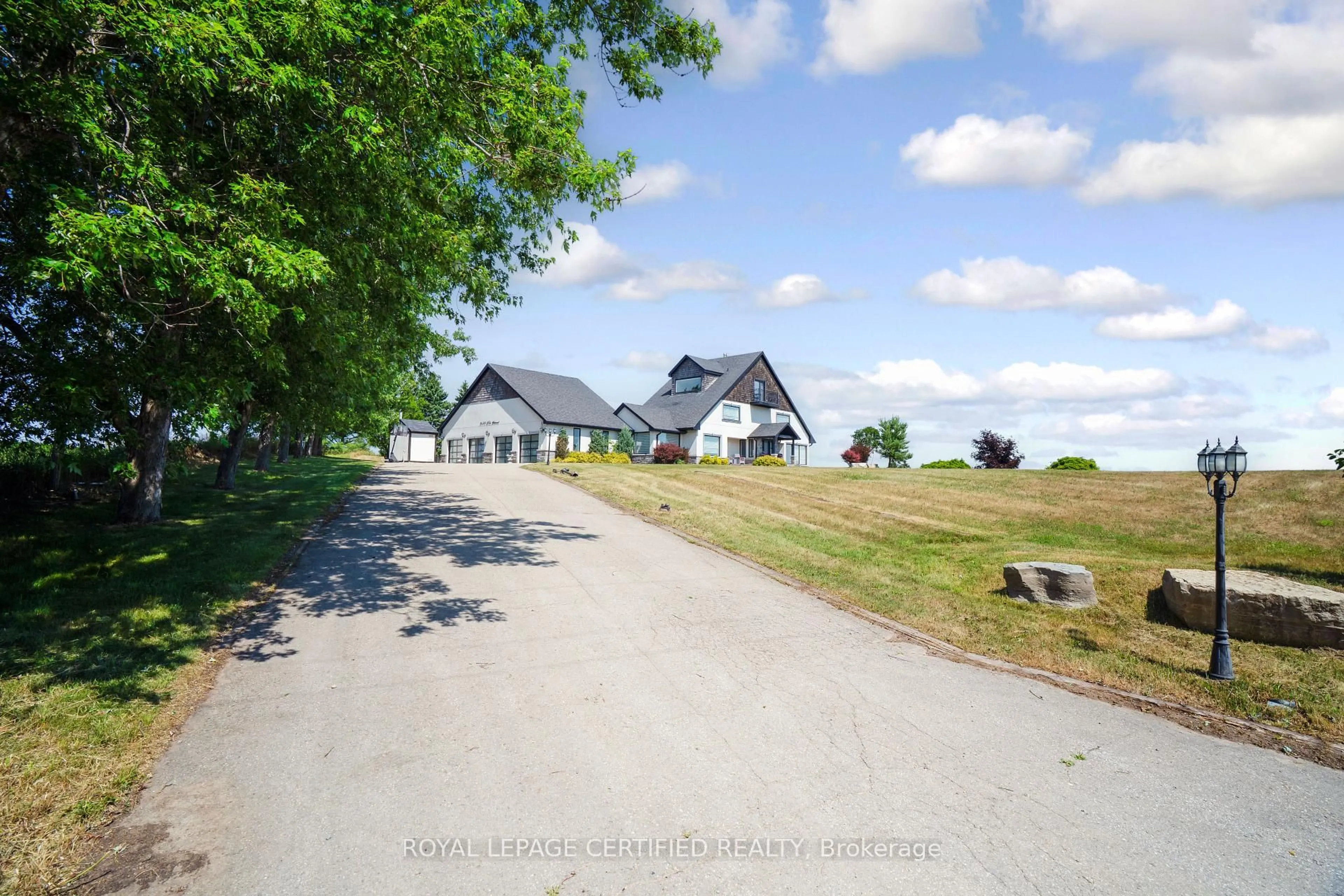 A pic from outside/outdoor area/front of a property/back of a property/a pic from drone, unknown for 9170 27 Sdrd, Erin Ontario L0N 1N0