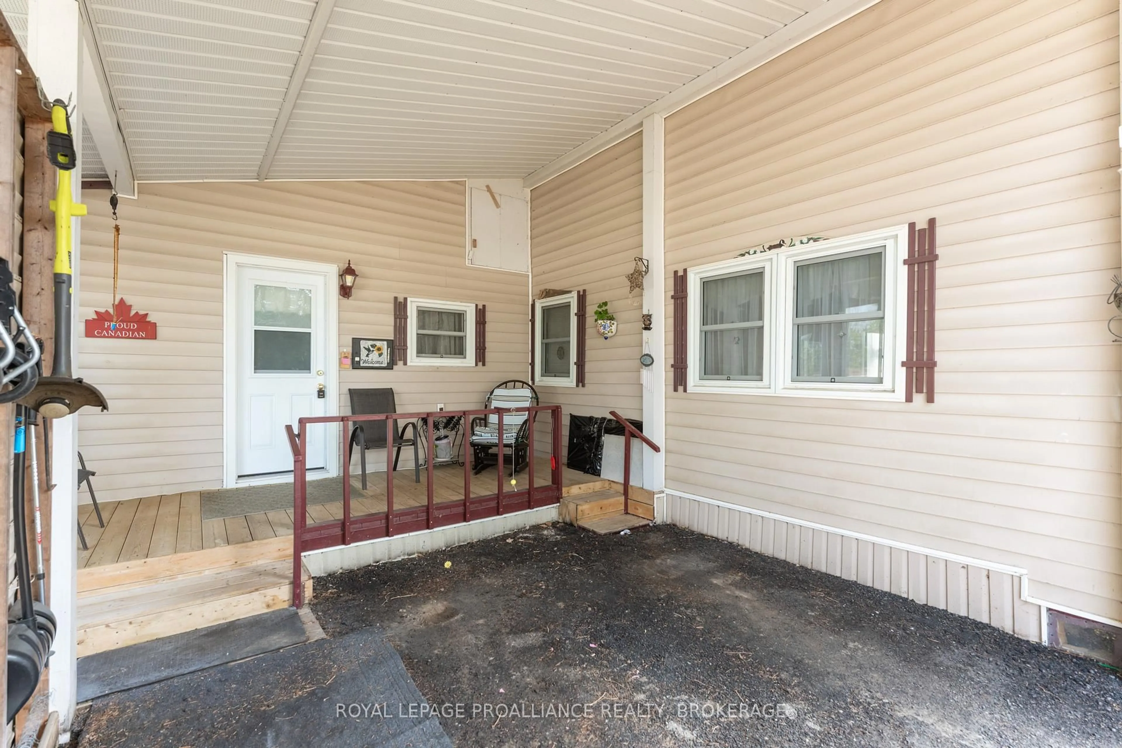 Patio, street for 4328 Elm St, Verona Ontario K0H 2W0