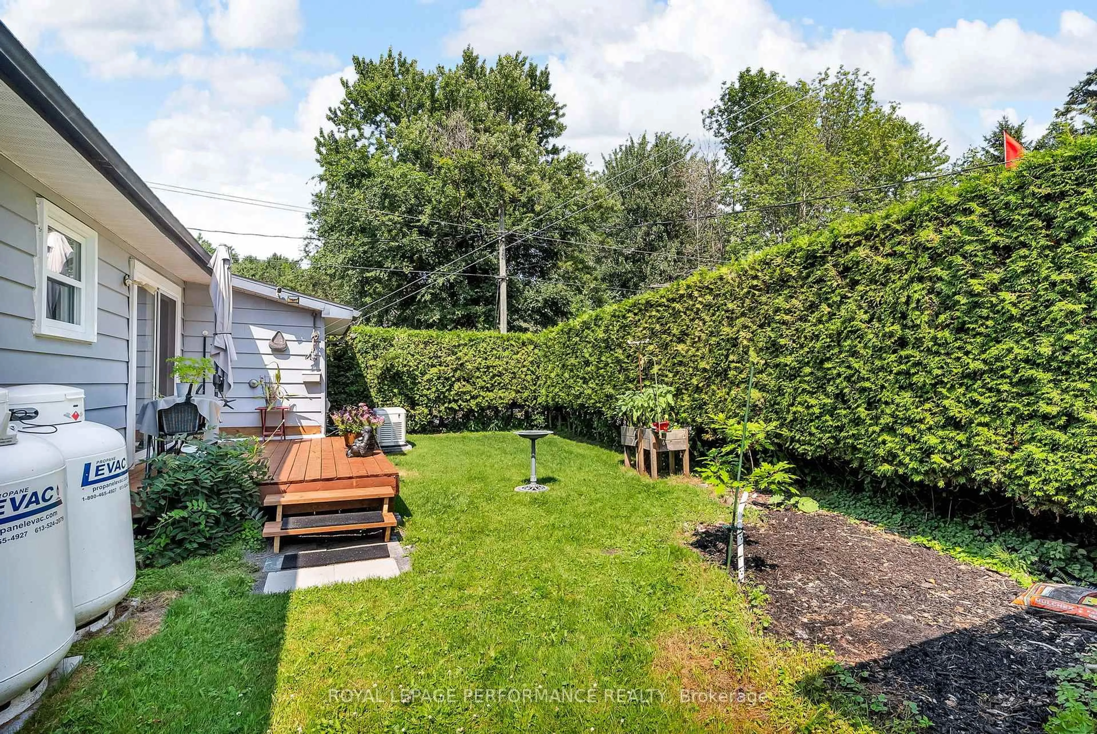 A pic from outside/outdoor area/front of a property/back of a property/a pic from drone, street for 21052 Birch Ave, South Glengarry Ontario K0C 1N0